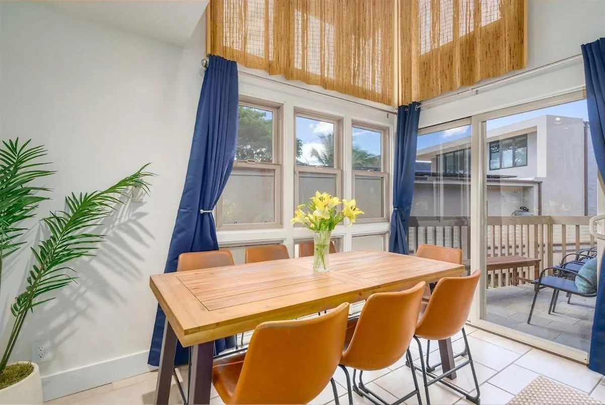 Beachfront Condo—3 Bedrooms—fully Renovated Holiday home Kihei