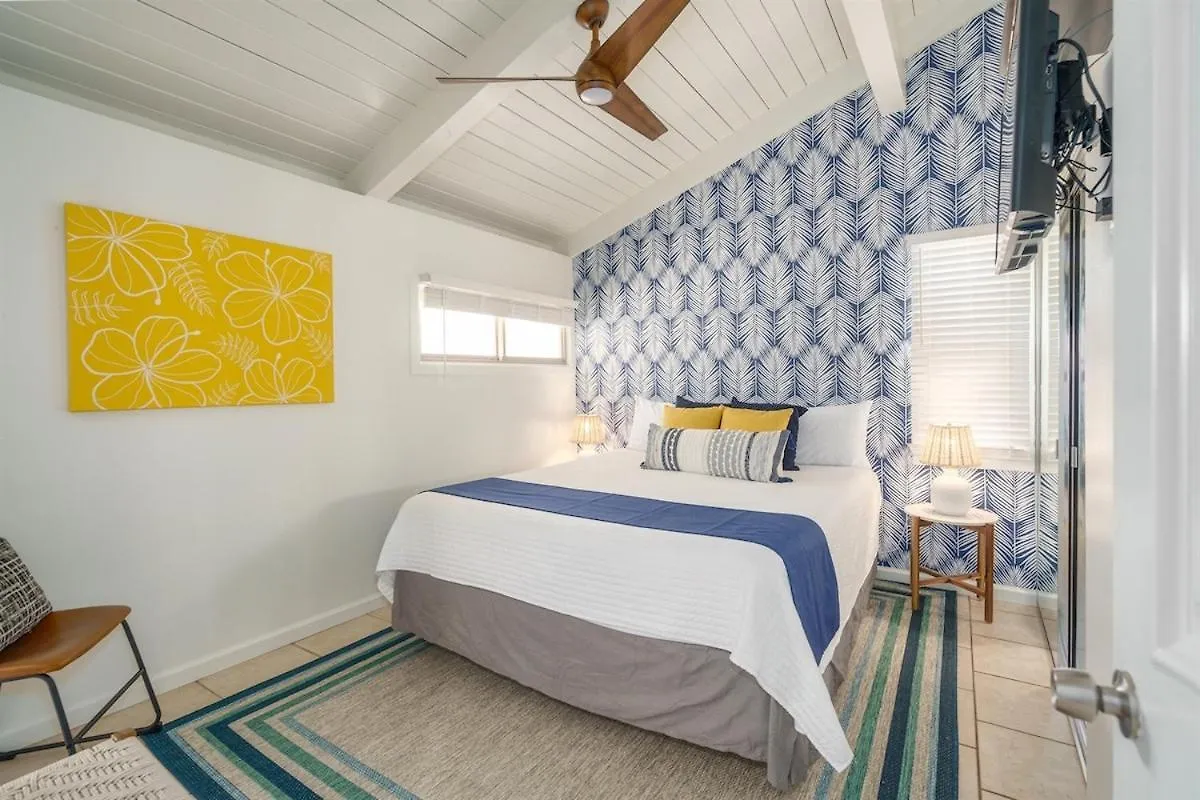 Holiday home Beachfront Condo—3 Bedrooms—fully Renovated