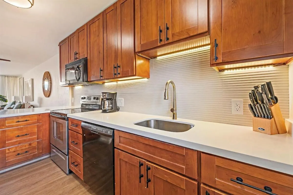 Kanai A Nalu 408 — Floor Oceanfront Wailuku