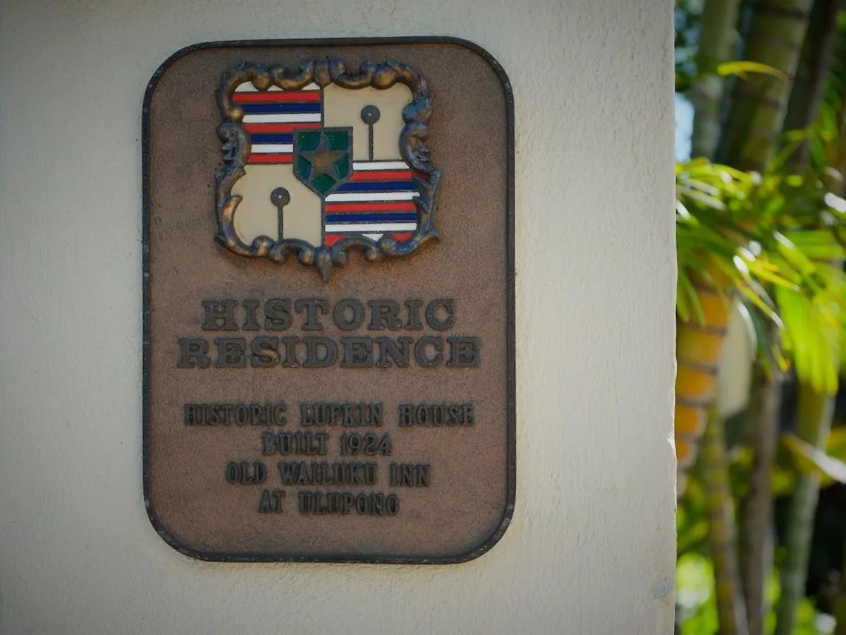 The Historic Maui 3* Wailuku