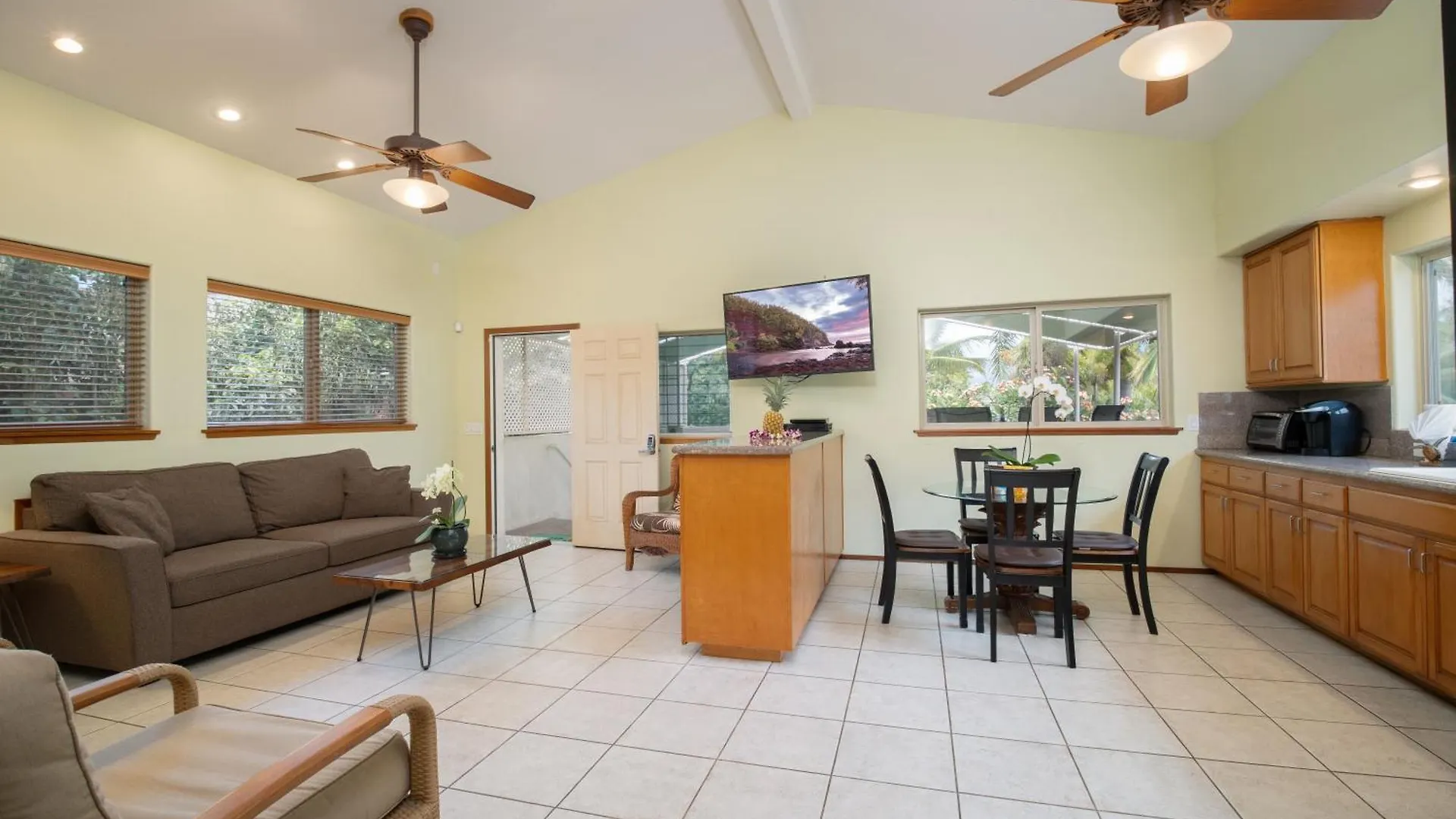 Apartment Aloha Aku Ohana - Spacious Garden View Oasis