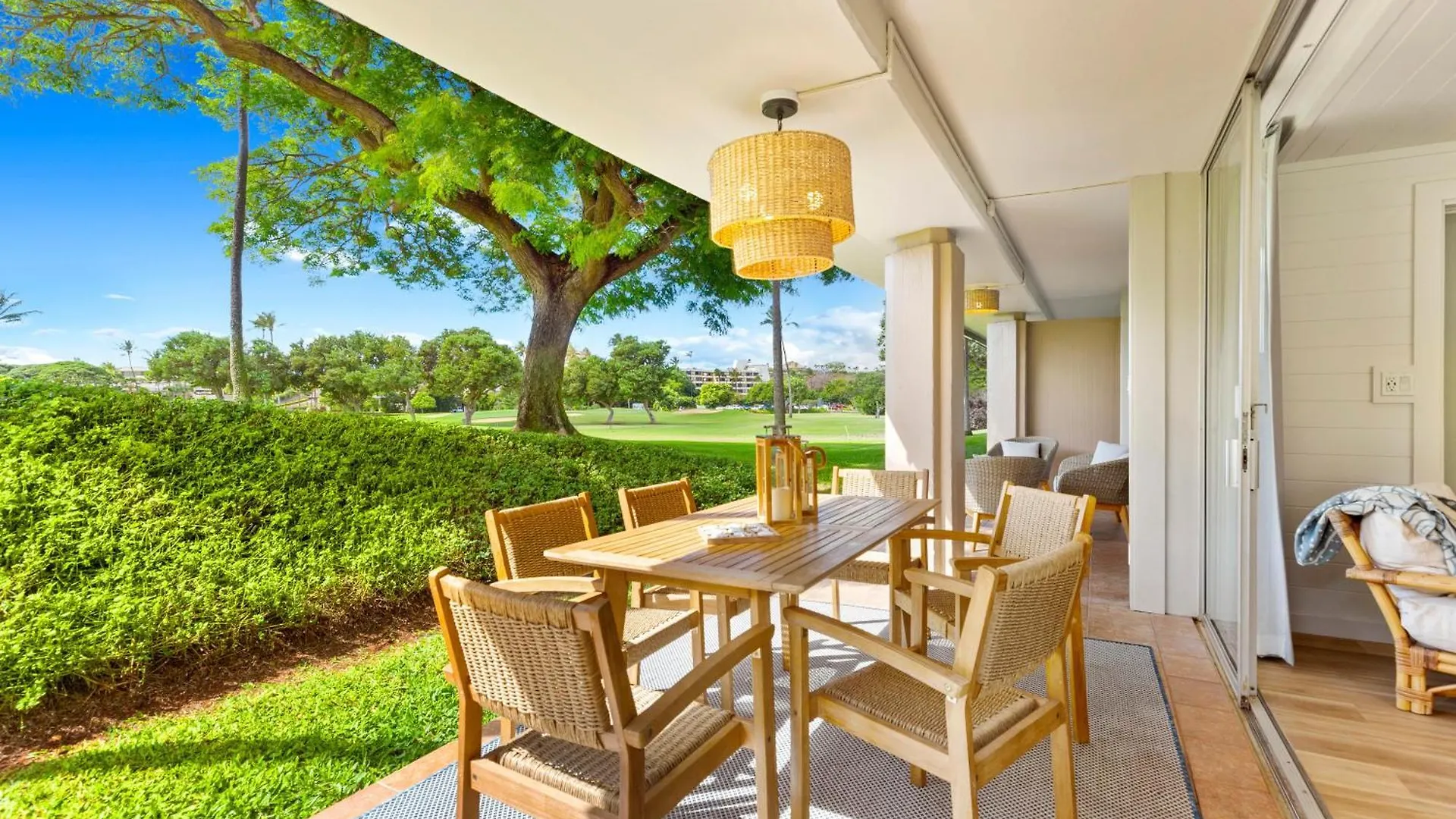 Semesterbostad Newest Unit - California Meets Maui 1 Bedroom Golfcourse View H105