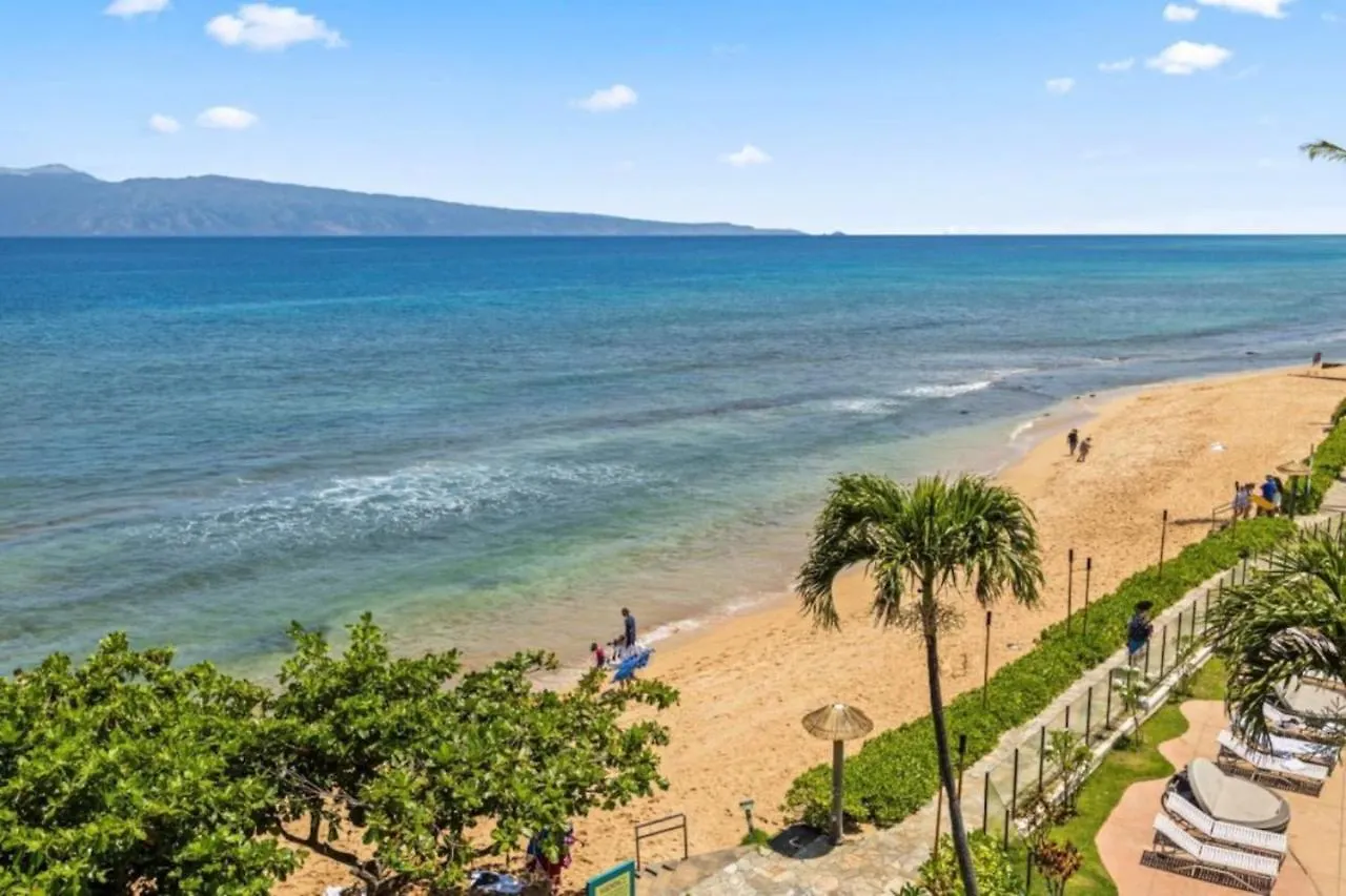 Penthouse Sweeping Ocean Views Διαμέρισμα Kahana