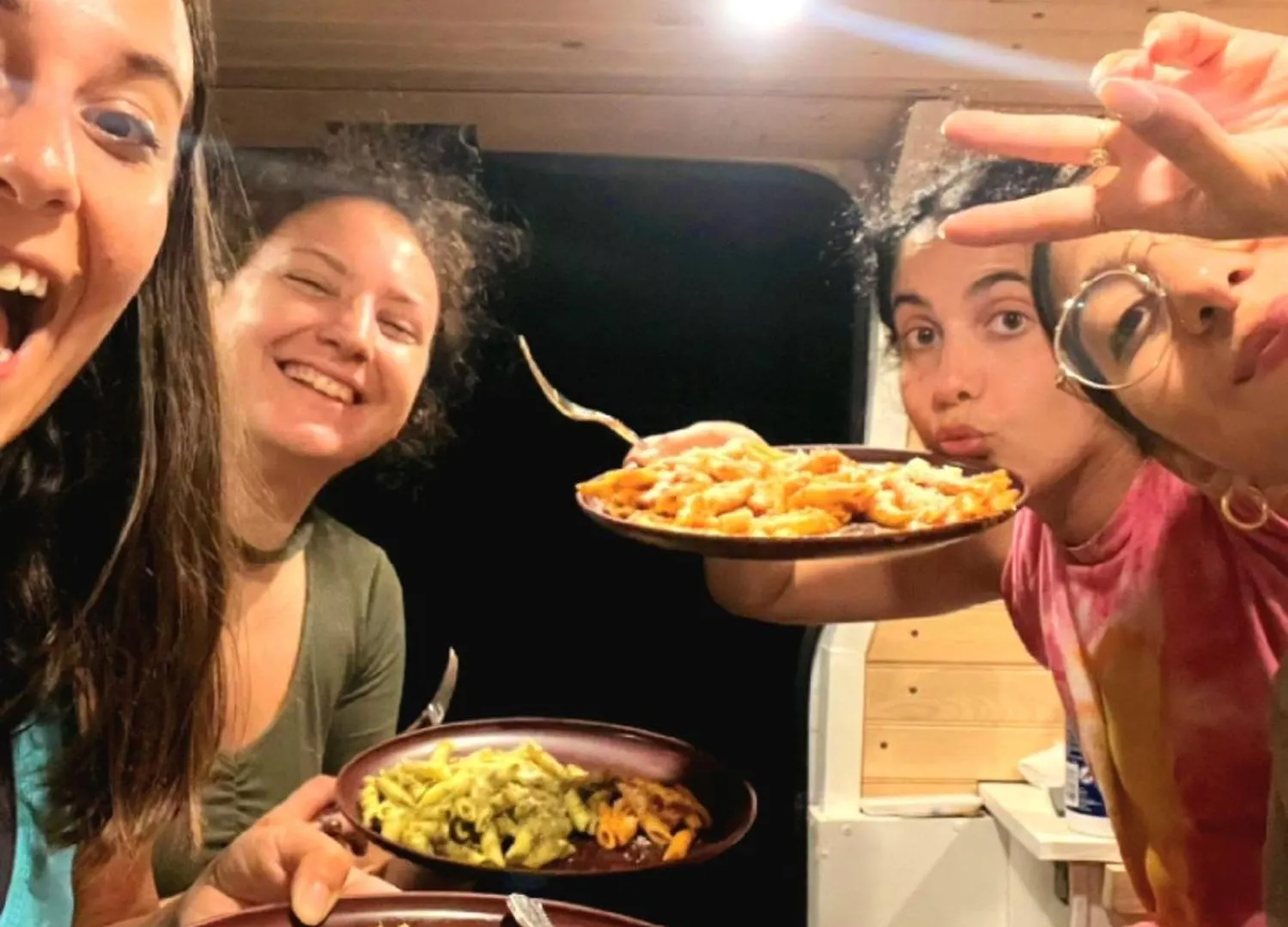 Campcar Maui Jeeps Suvs Hybrid Camper With Equipment And Travel Advice Apartmanhotel *