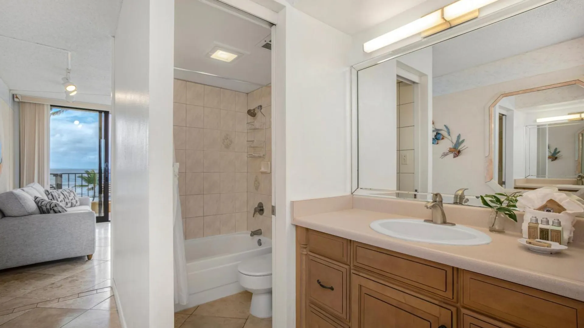 Kbm Free Car Paki Maui Pm-409 Stunning Ocean Front Penthouse Apartment