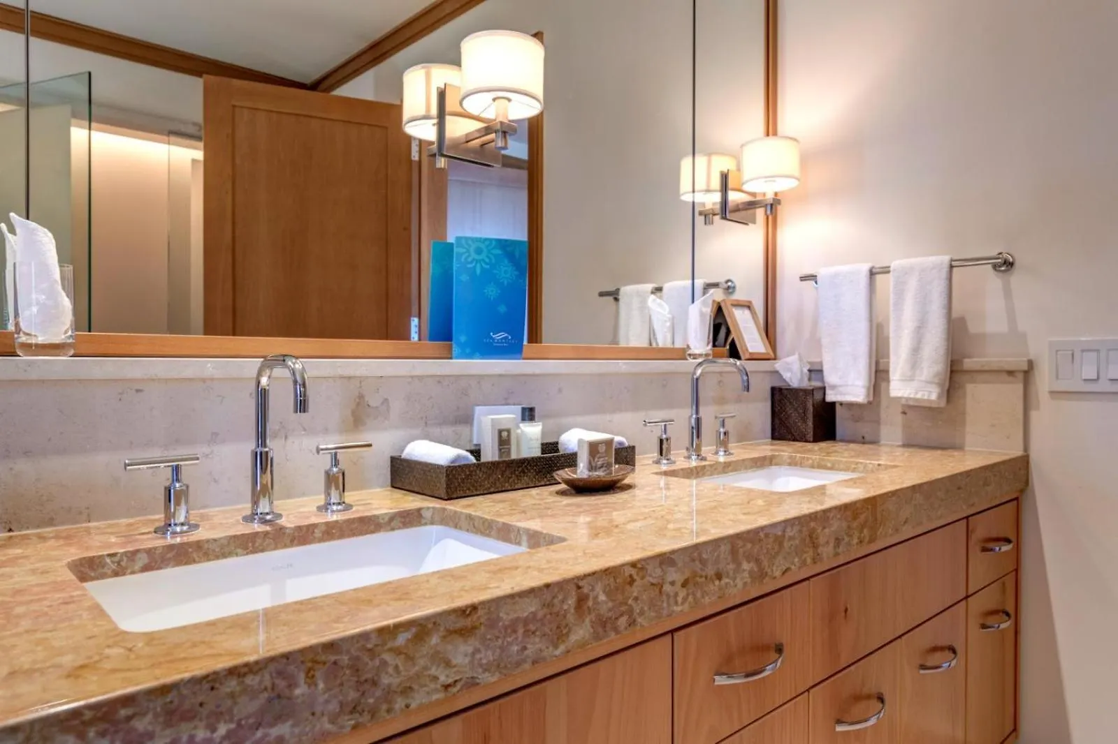 Kbm Resorts Free Car Molokai At Montage Kapalua Bay Ocean View 3-Bedroom Penthouse With Daily Housekeeping Spa *