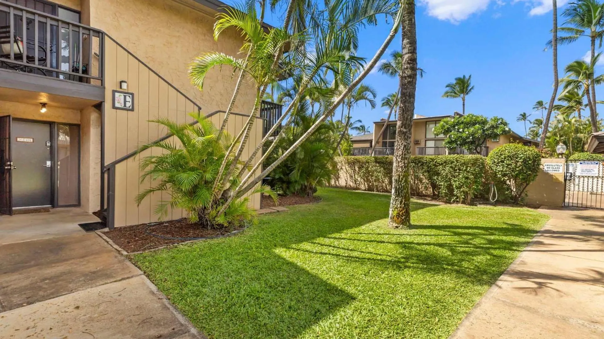 בית נופש Charming Tropical Gardens 2-bed - New קיהיי