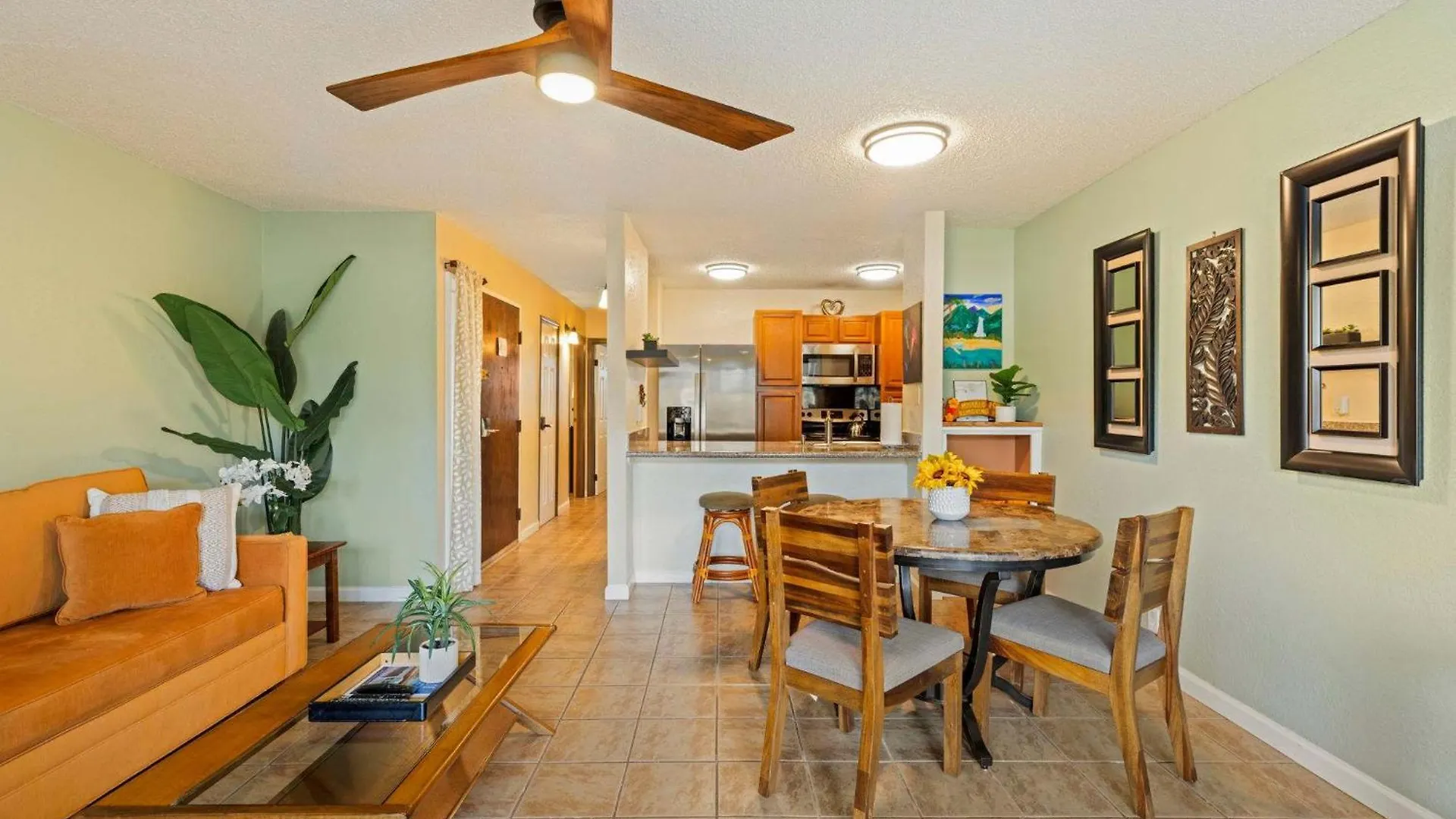 בית נופש Charming Tropical Gardens 2-bed - New *