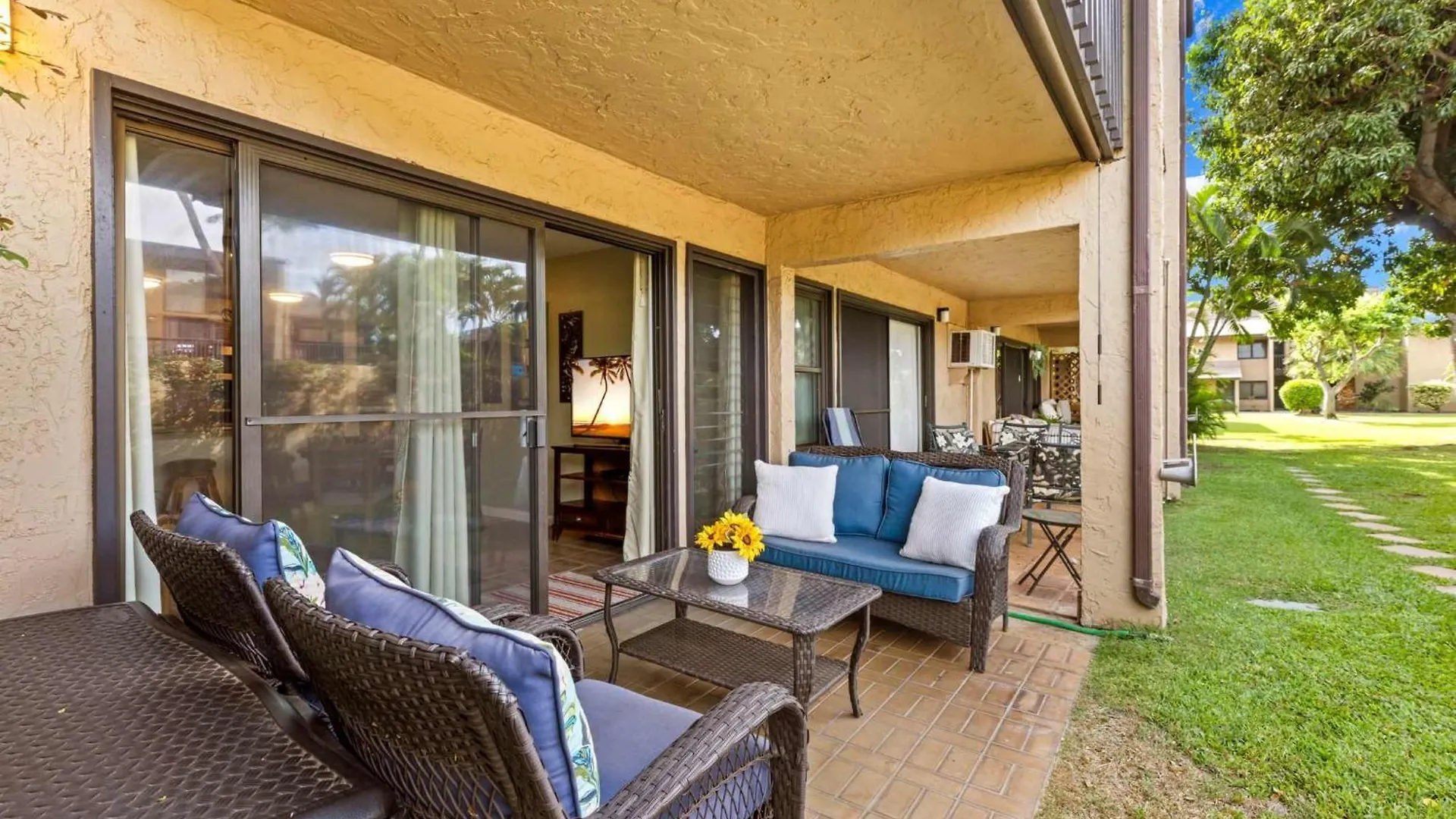 בית נופש Charming Tropical Gardens 2-bed - New קיהיי