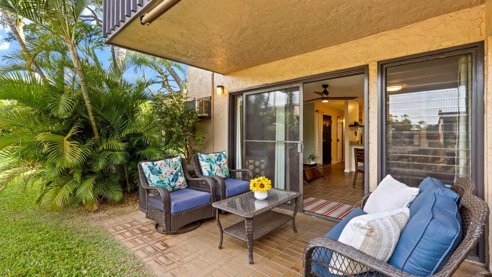 בית נופש Charming Tropical Gardens 2-bed - New *