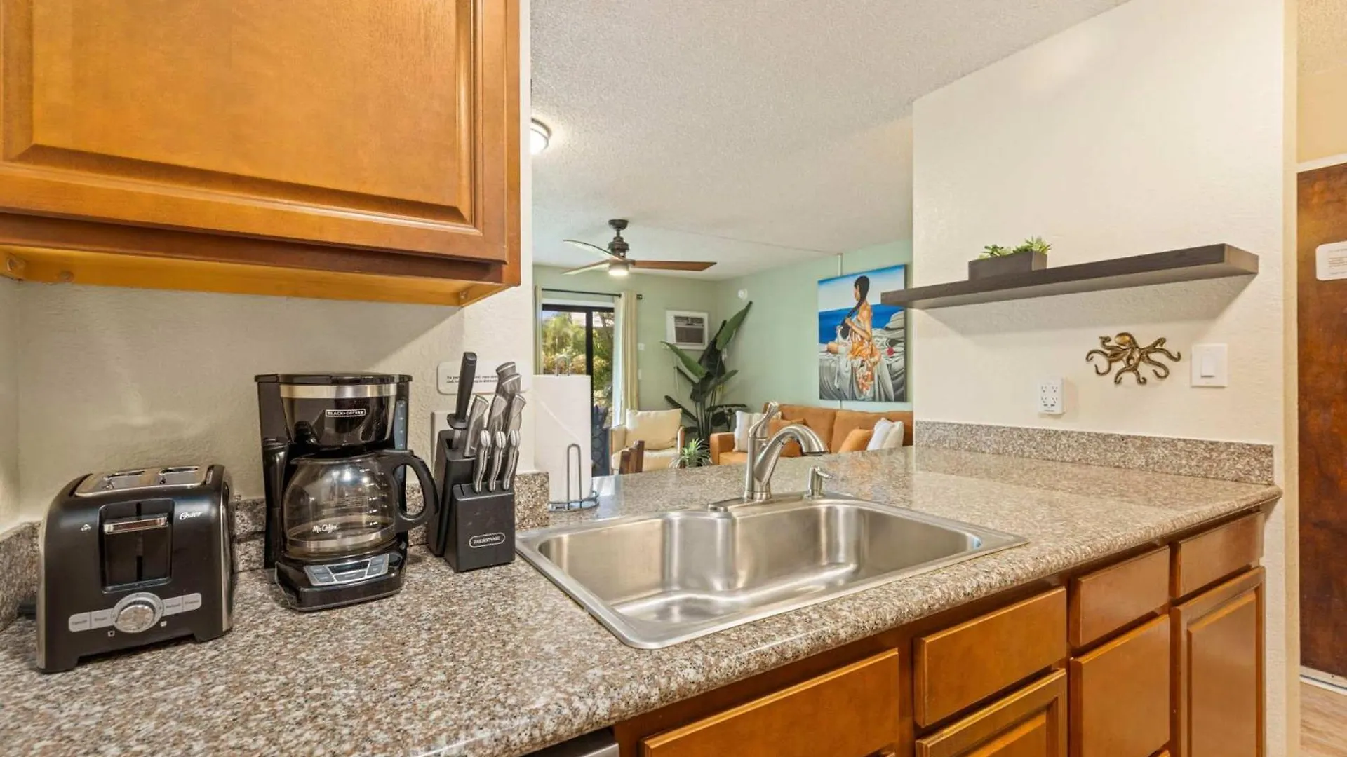 Charming Tropical Gardens 2-bed - New *