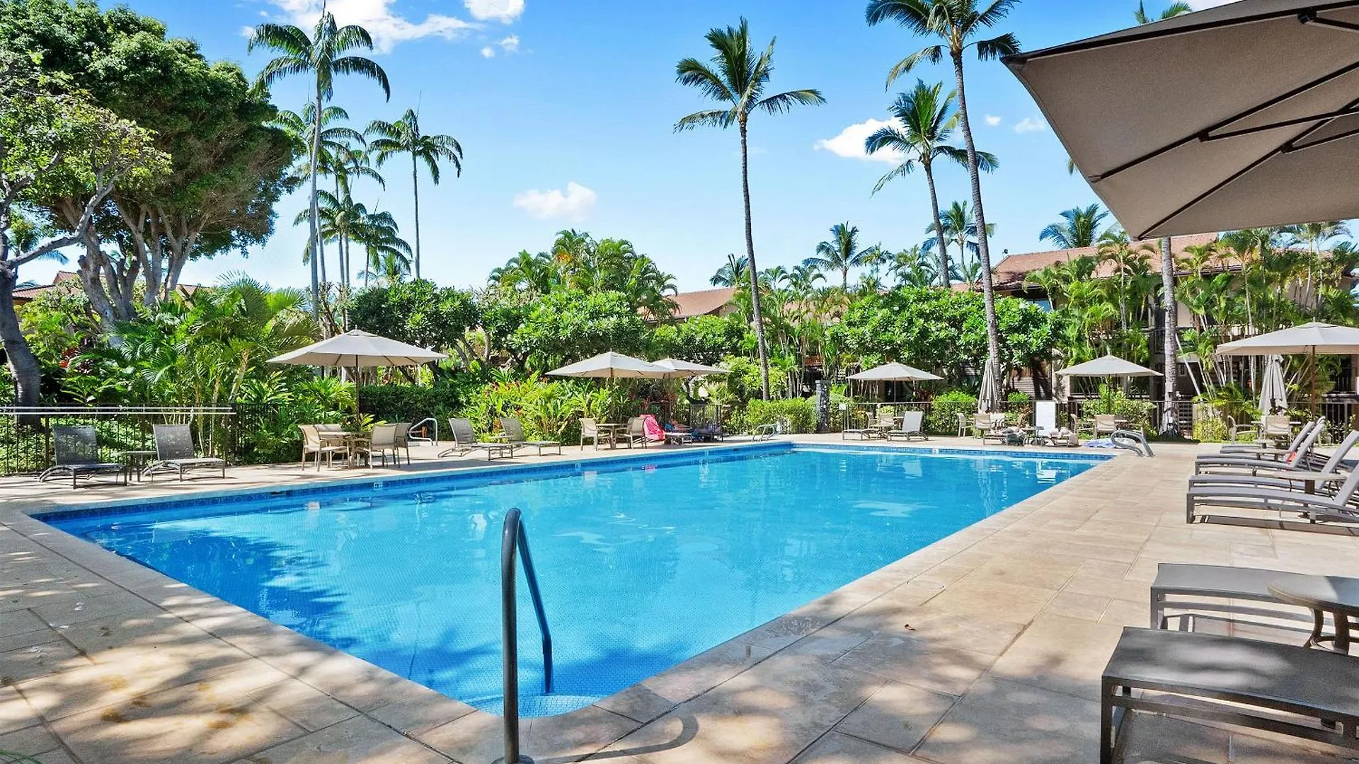 Makena Surf G-201 - End Unit, Panoramic Views, Ac! Wailea (Maui)
