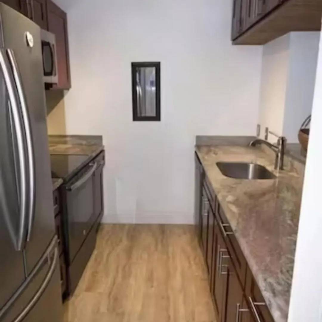 Huge 1 Bedroom In Heart Of 아파트