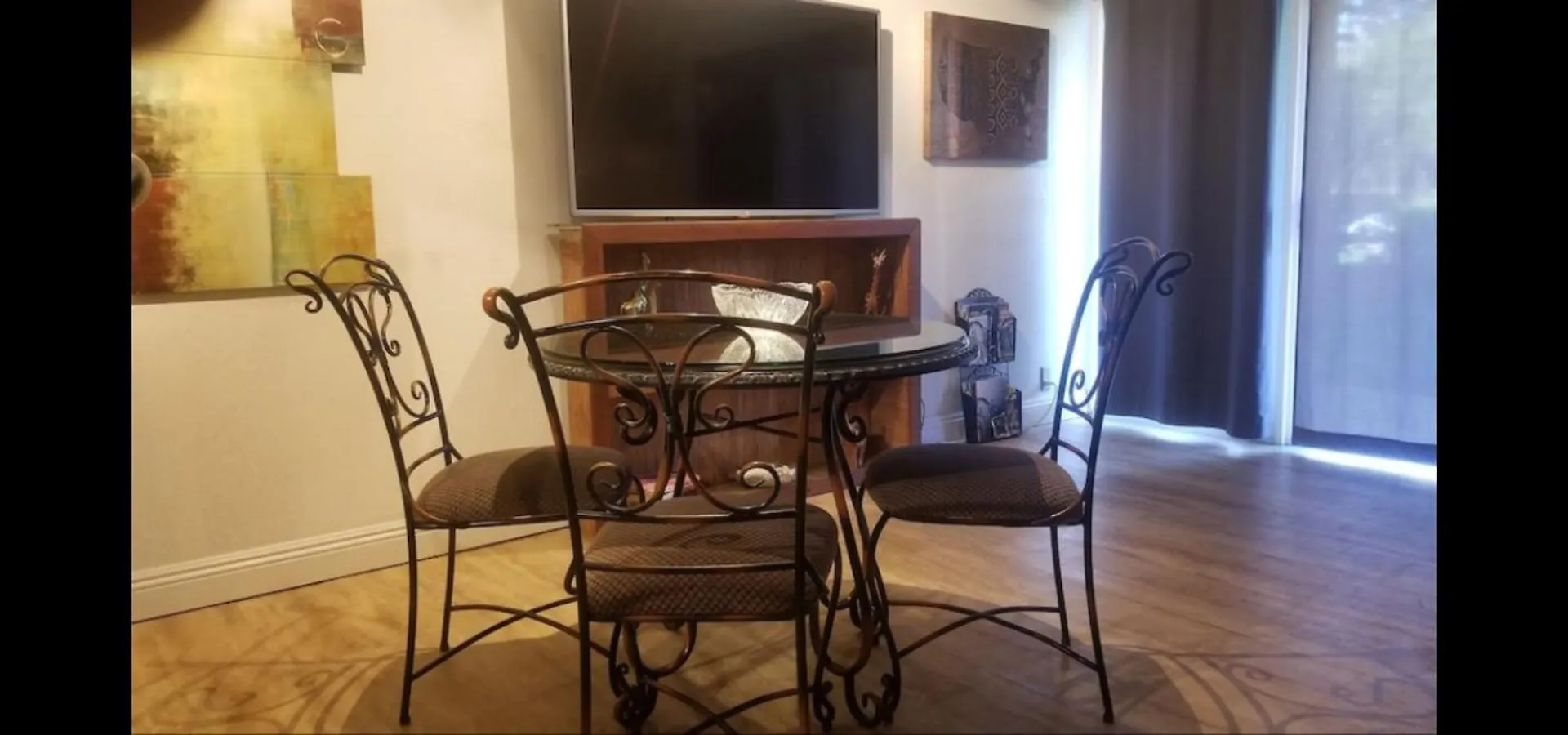 Huge 1 Bedroom In Heart Of