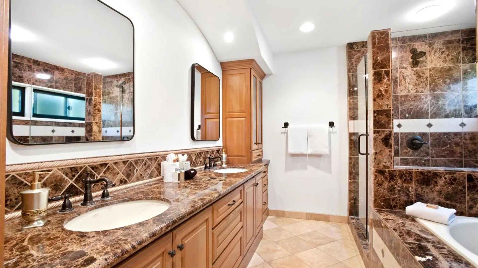 Kbm Free Car Krv-2912 Spacious Luxury With Sweeping Ocean Golf And Mountain Views Διαμέρισμα Kapalua