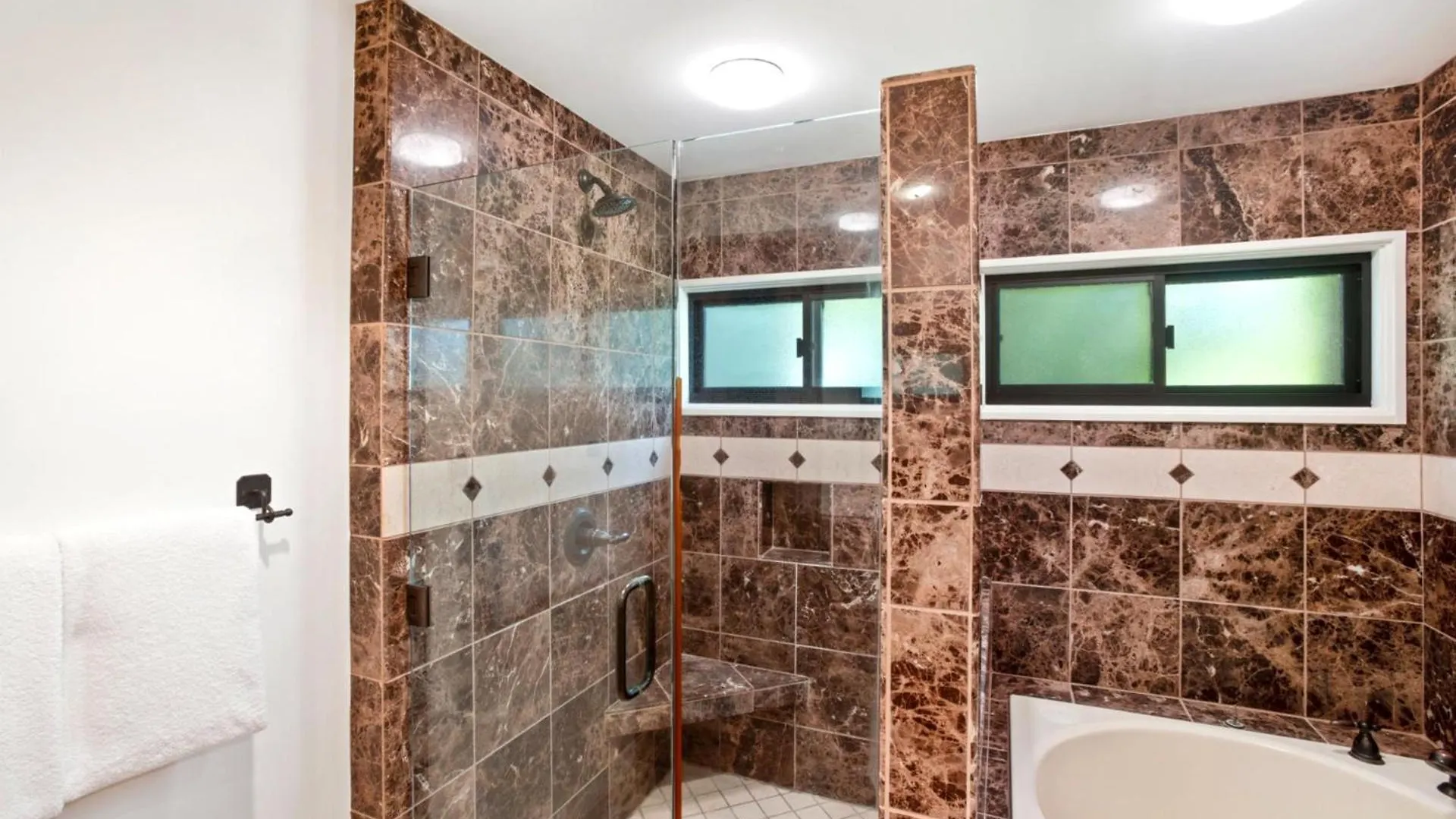 Kbm Free Car Krv-2912 Spacious Luxury With Sweeping Ocean Golf And Mountain Views Kapalua