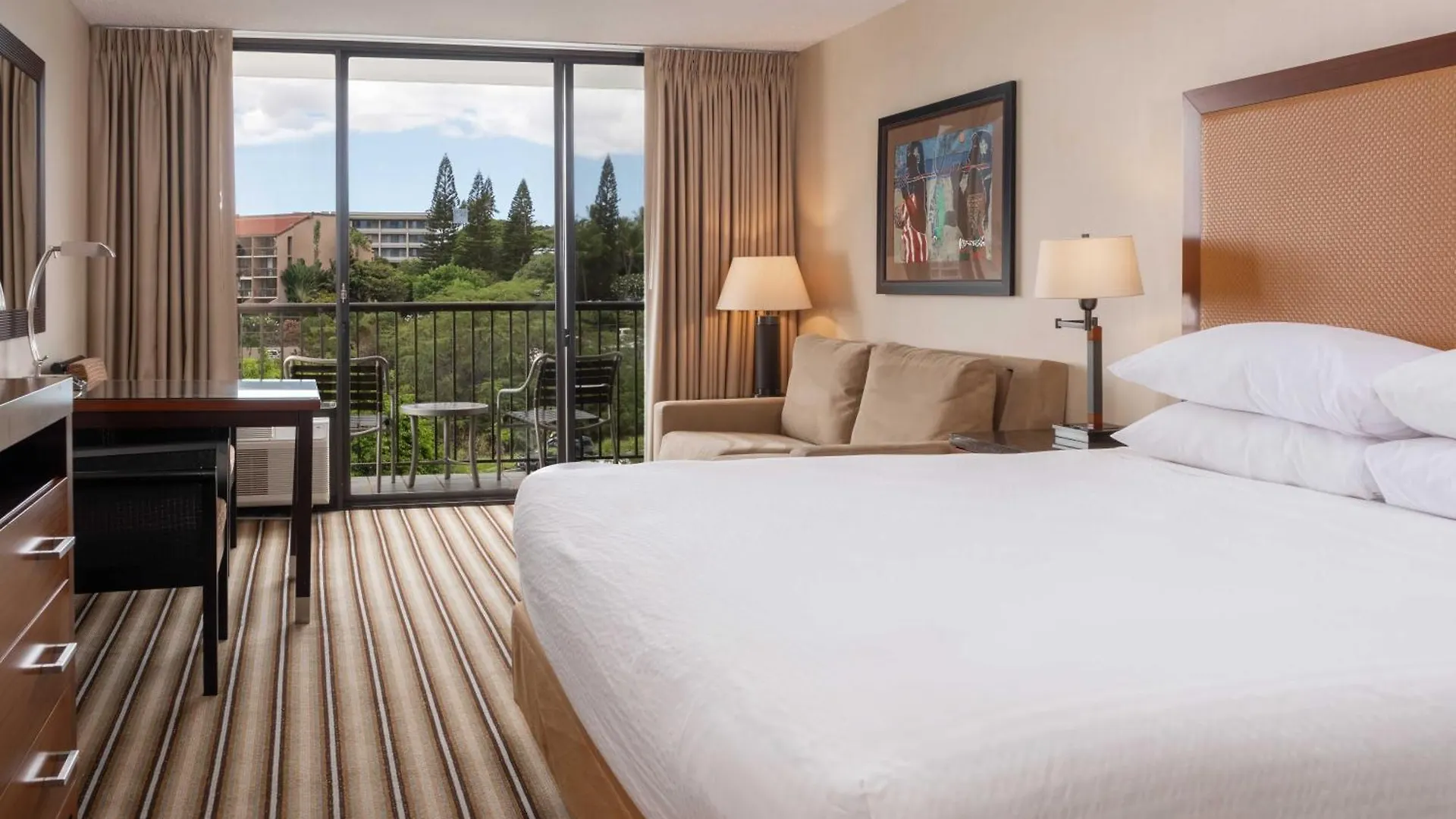 Maui Coast Hotel 3*