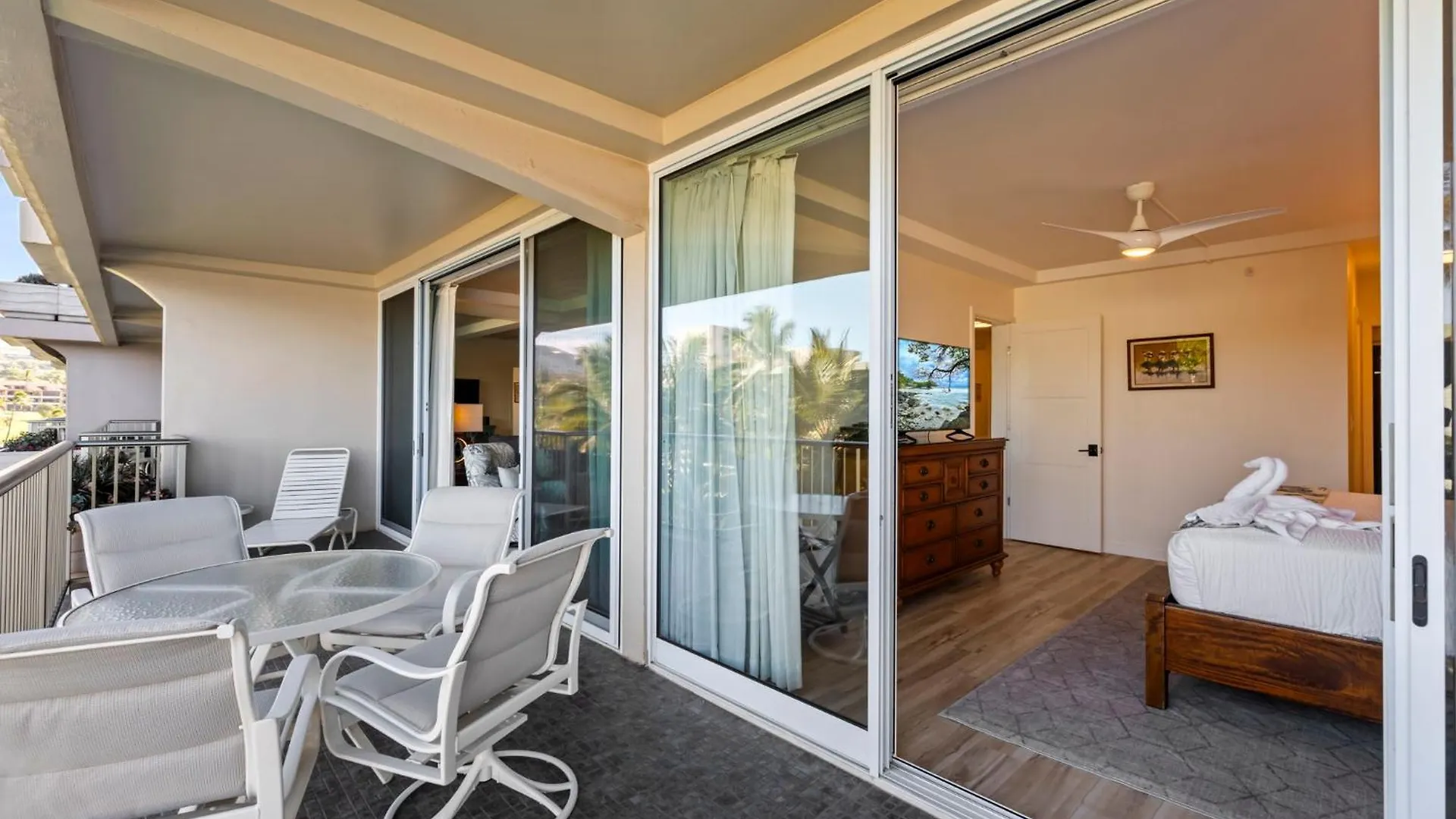 Whaler 508- Fully Remodeled Whaler Condo, Stunning Kaanapali Black Rock View