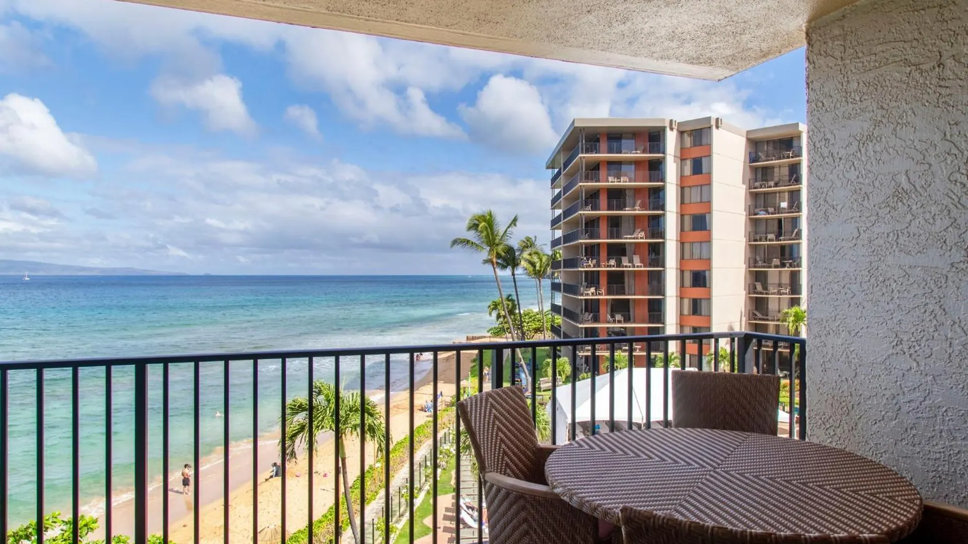 Penthouse Sweeping Ocean Views