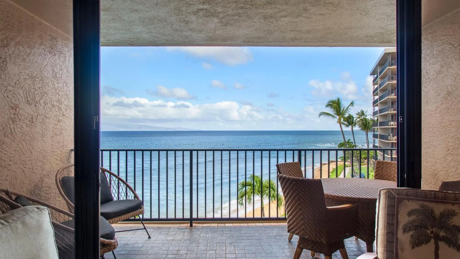 Penthouse Sweeping Ocean Views Kahana