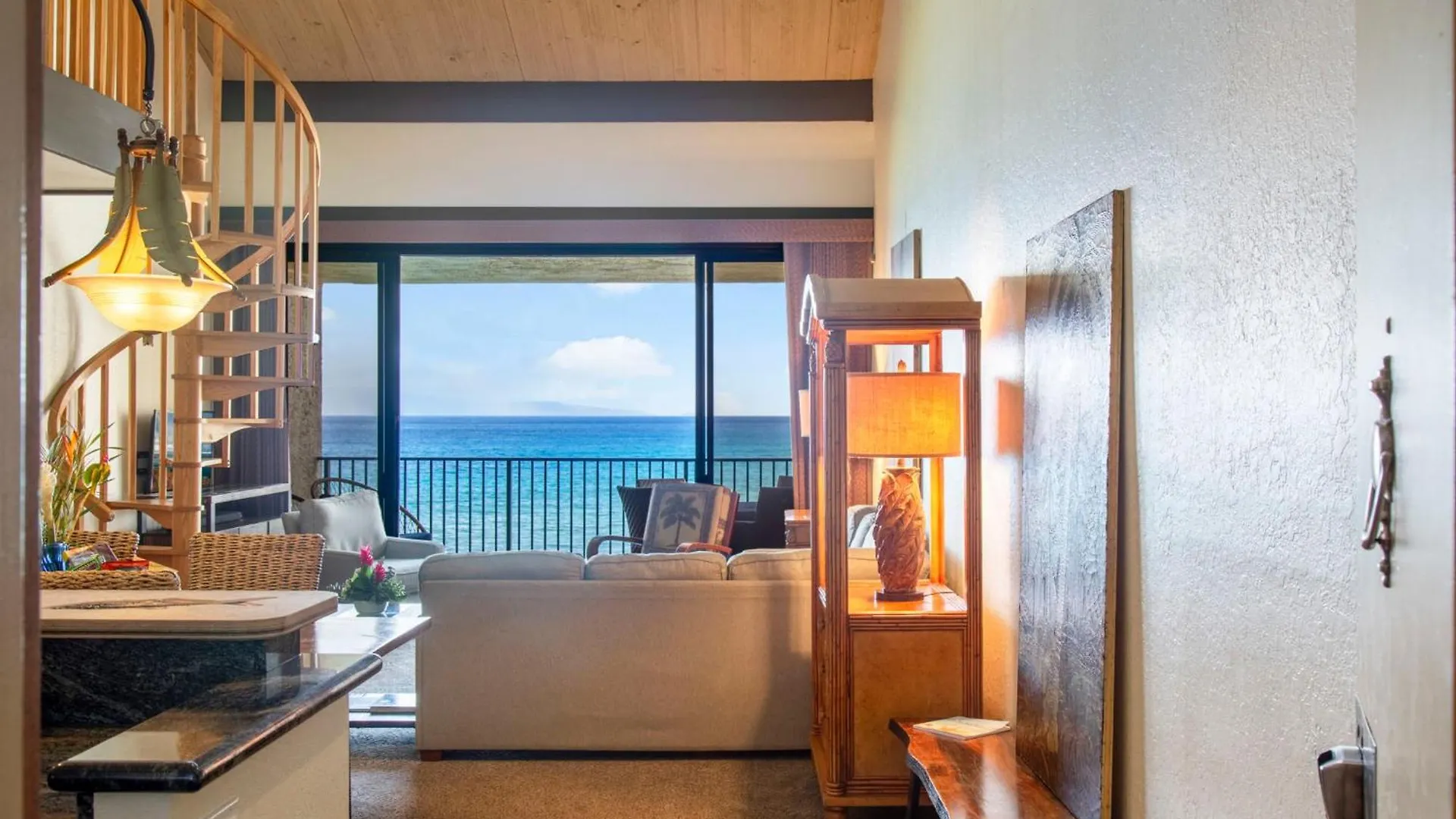 Penthouse Sweeping Ocean Views Διαμέρισμα