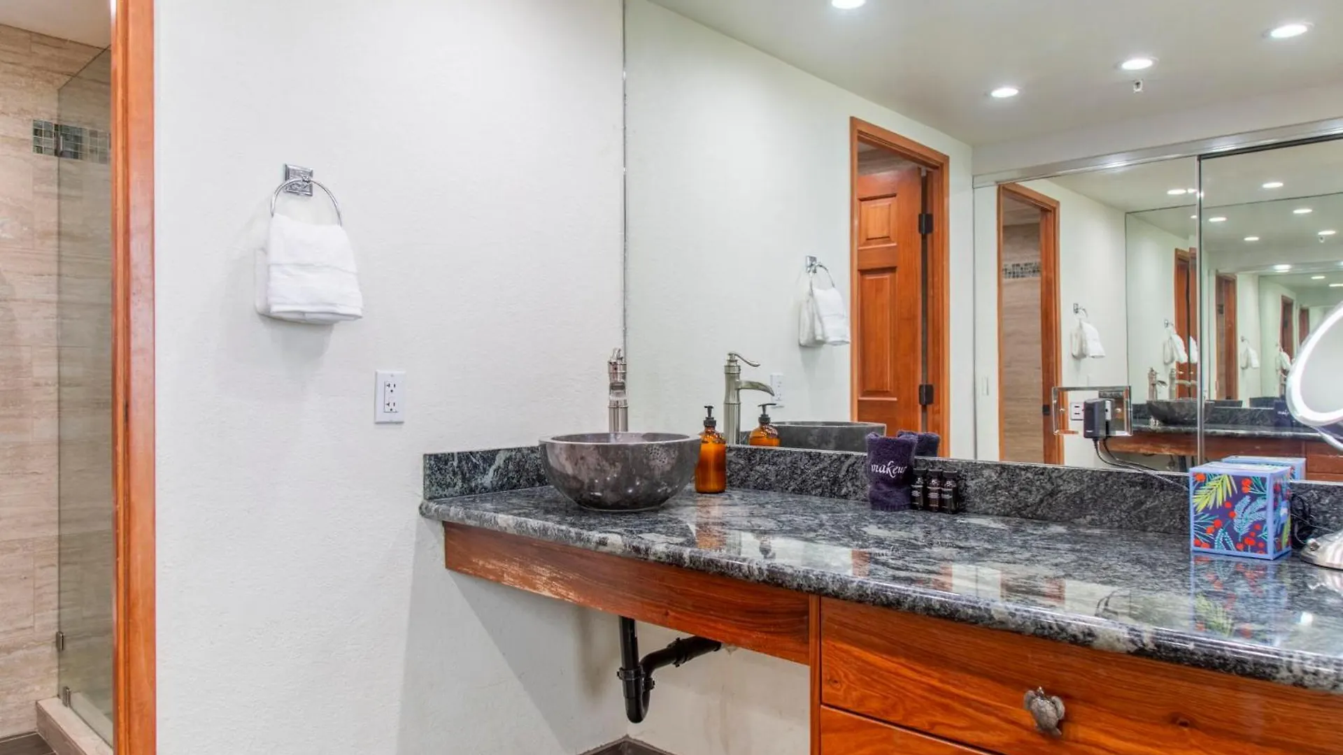 Penthouse Sweeping Ocean Views Kahana