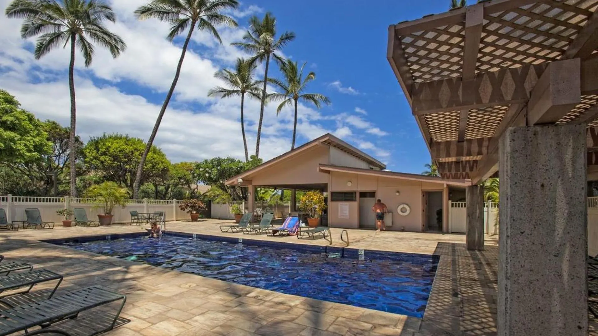 Kihei Akahi C302 *