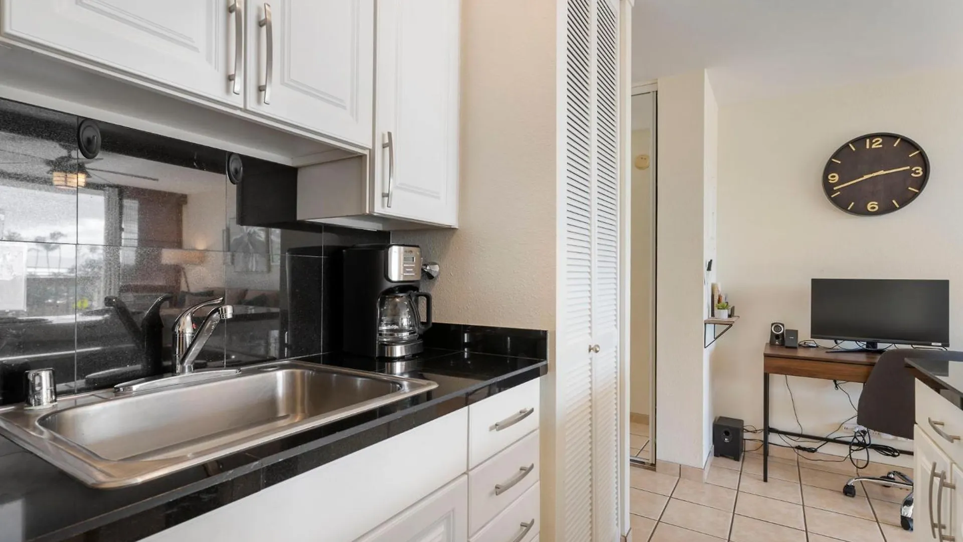 Daire Cute Ocean View Condo, Walk To Lsv03 *