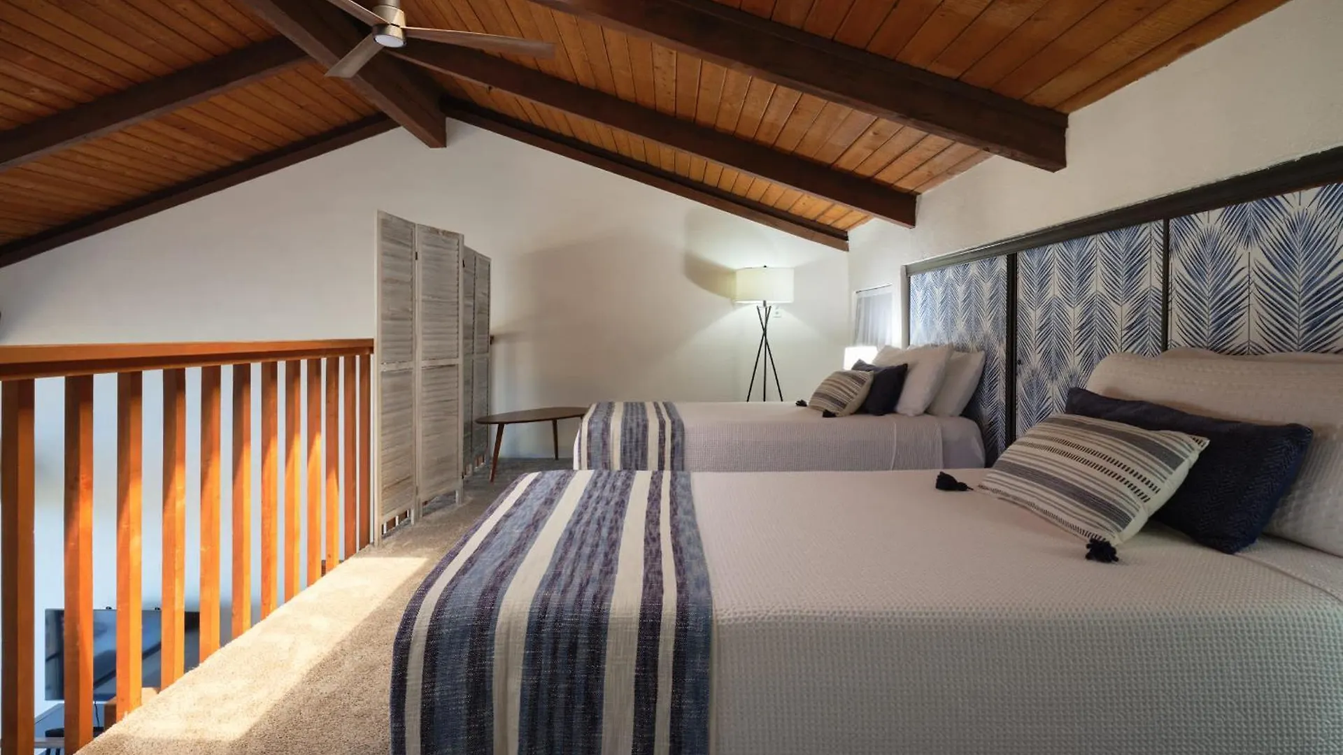 Casa de Férias Stylish Maui Loft Split Ac Ocean Views Lanai