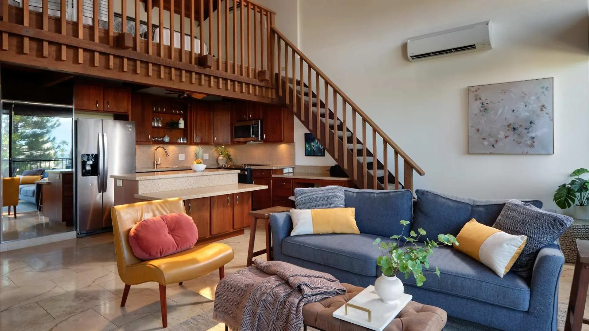 Stylish Maui Loft Split Ac Ocean Views Lanai *