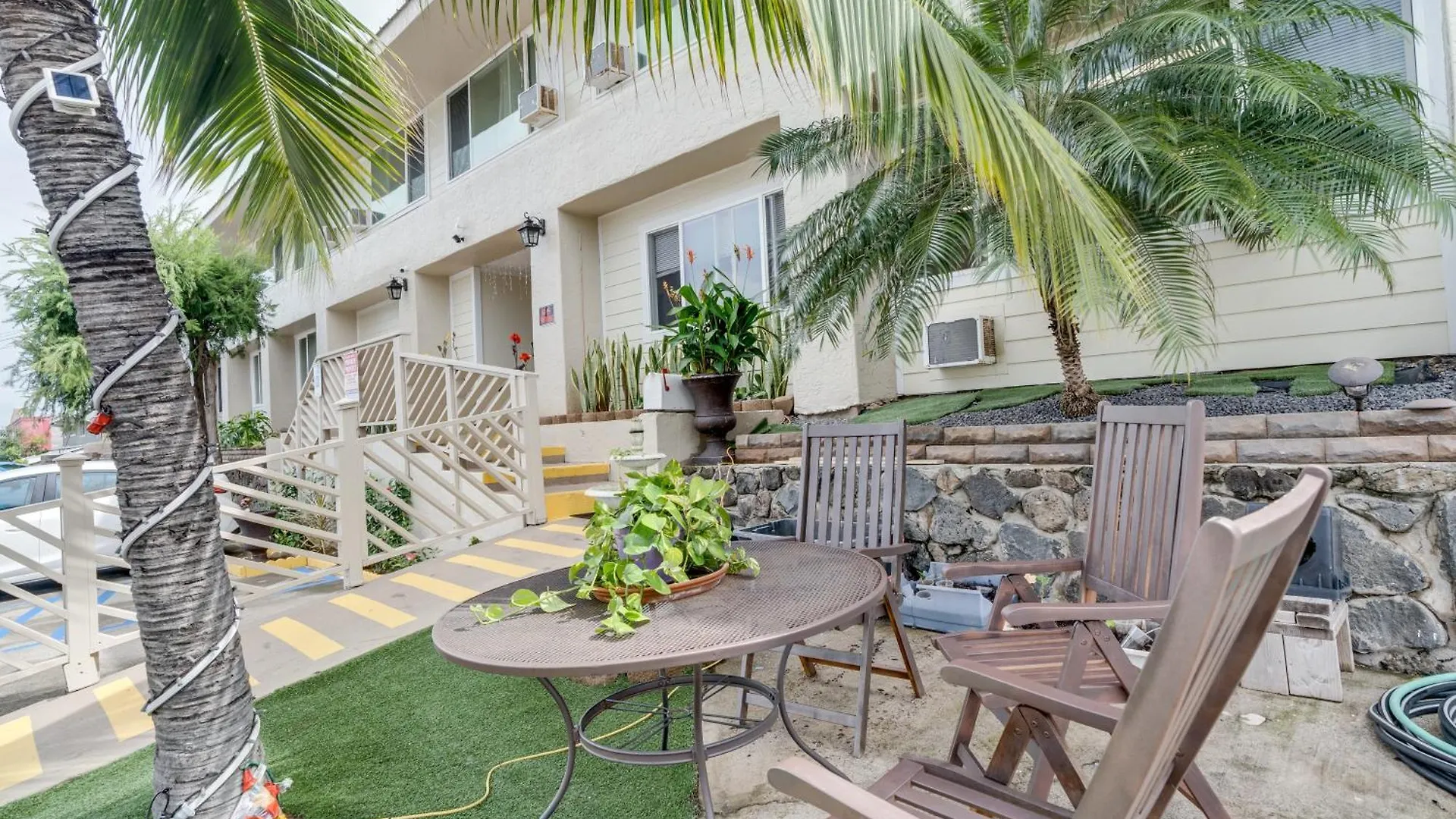 Unit 1 Maui Ohana Modern *