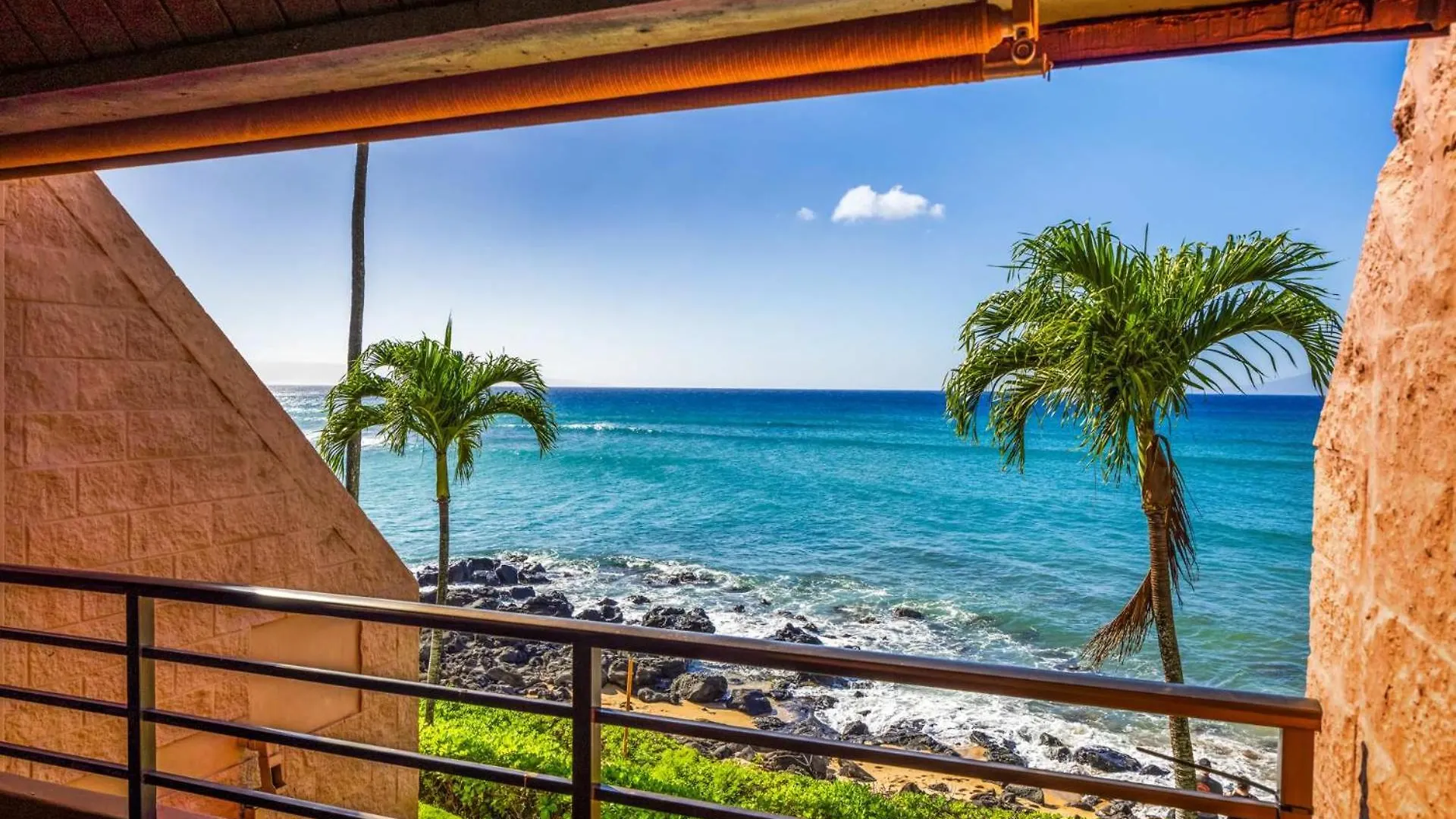 Kuleana Club #412 Oceanfront - 1 Bedroom & 1 Bathroom - Gated 2nd Fl Holiday home
