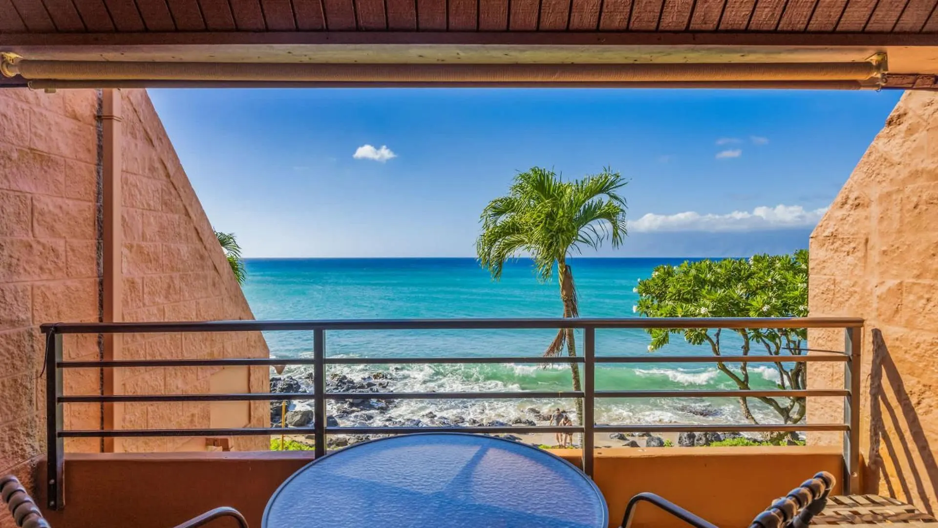 Kuleana Club #412 Oceanfront - 1 Bedroom & 1 Bathroom - Gated 2nd Fl * Kahana