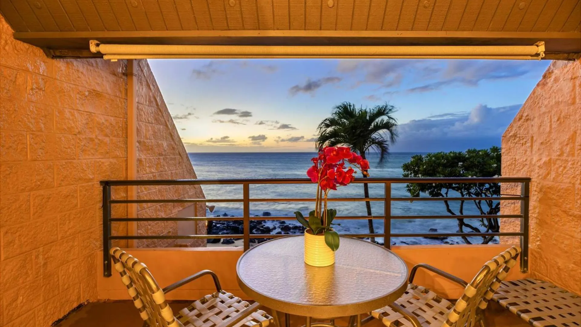 Kuleana Club #412 Oceanfront - 1 Bedroom & 1 Bathroom - Gated 2nd Fl * Kahana