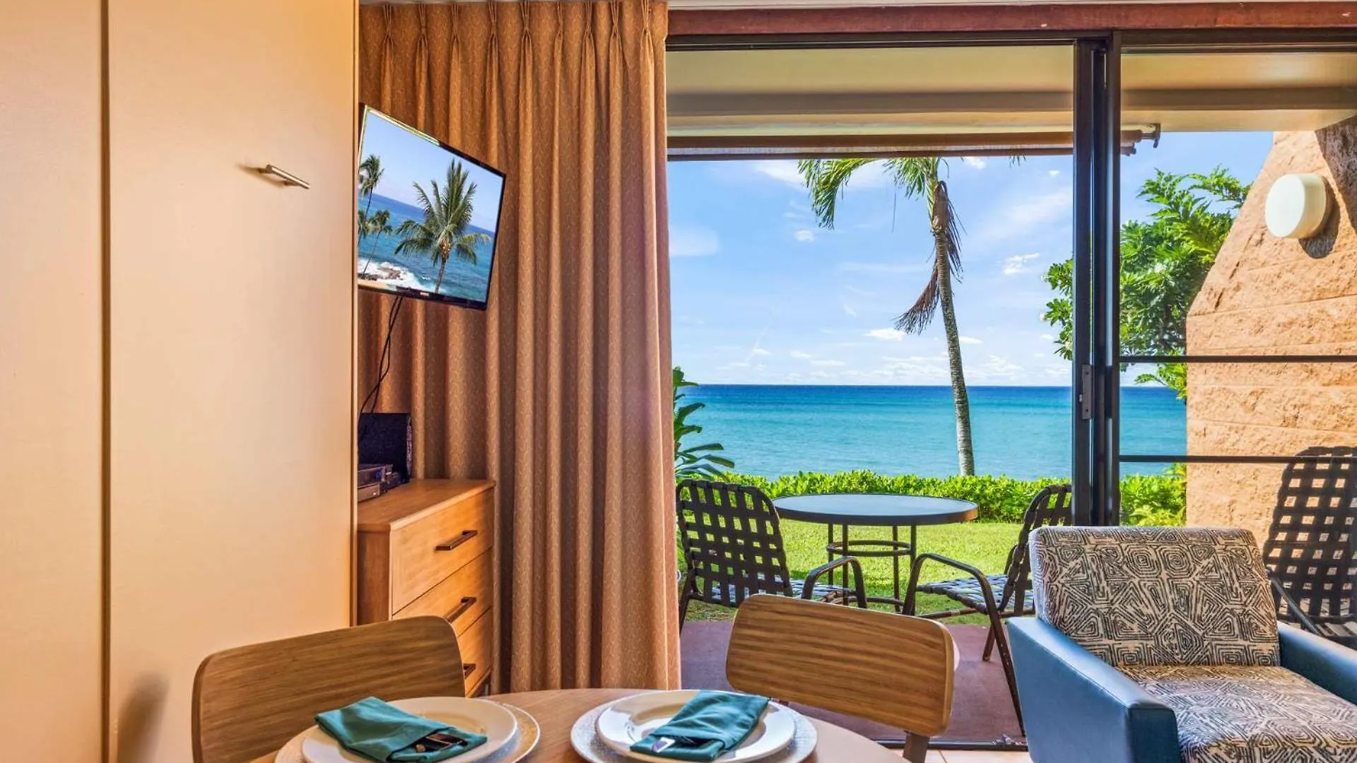 Kuleana Club #404 Oceanfront -1 Bedroom 1 Bathroom - Gated Holiday home