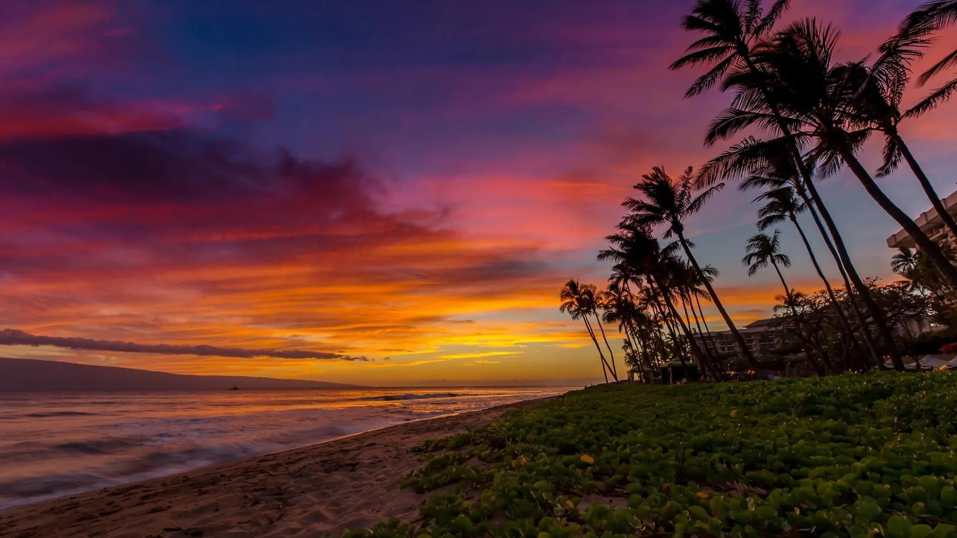 Oceanfront Views Above Dukes - Wrap Around Lanai - Outdoor Kitchen Honua Kai H351 Дом отдыха