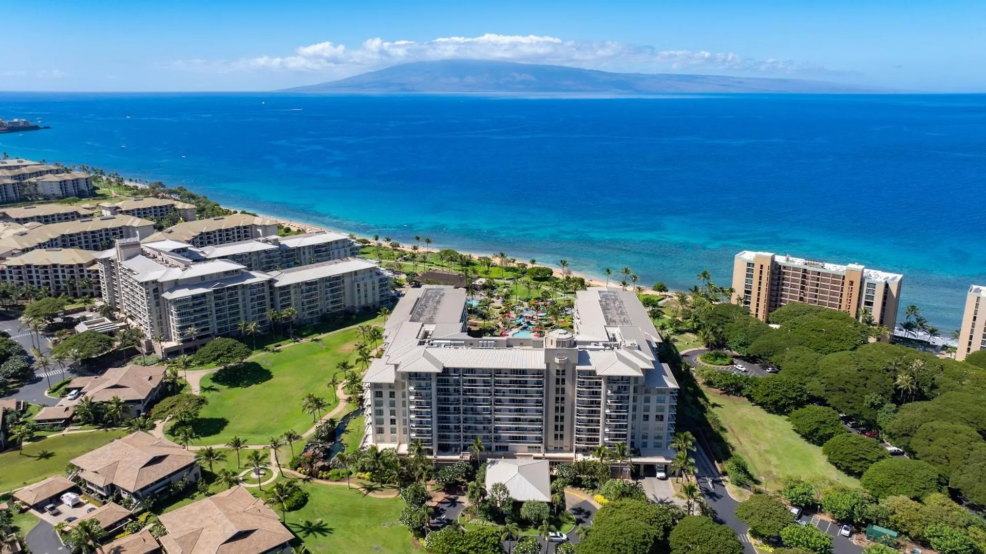 Oceanfront Views Above Dukes - Wrap Around Lanai - Outdoor Kitchen Honua Kai H351 Дом отдыха *