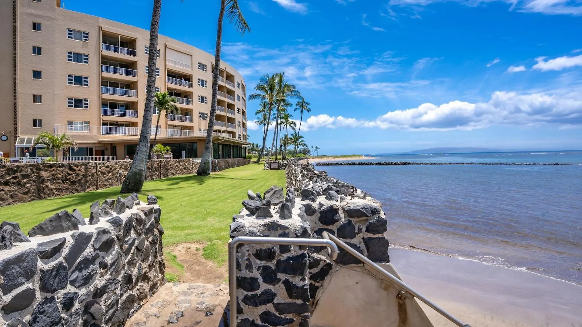 Oceanfront Modern & Elegant Vistas * Kihei