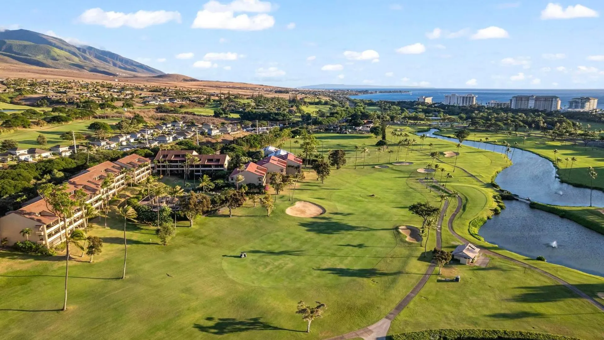 Ocean Bliss Awaits - Spacious Lanai - Outdoor Grill - Golf Course Views Holiday home