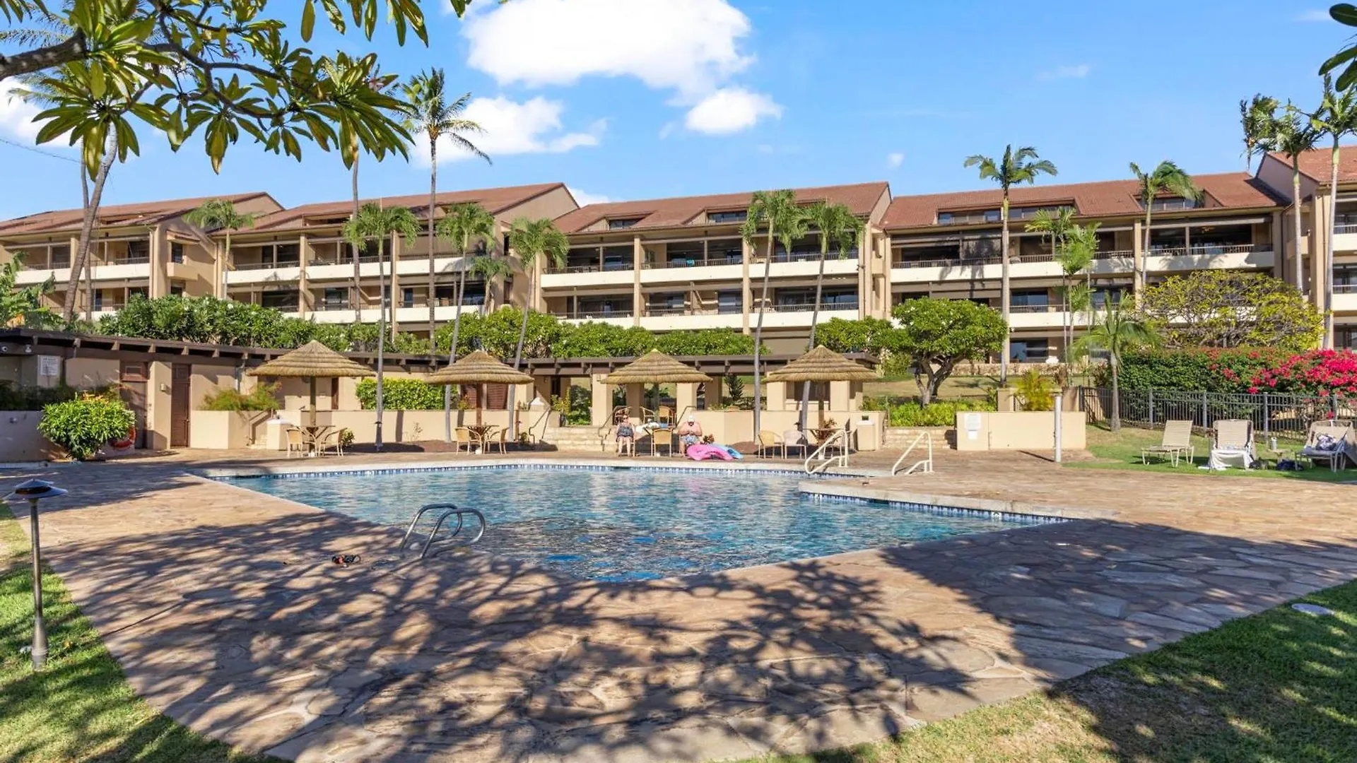 Ocean Bliss Awaits - Spacious Lanai - Outdoor Grill - Golf Course Views Holiday home Lahaina