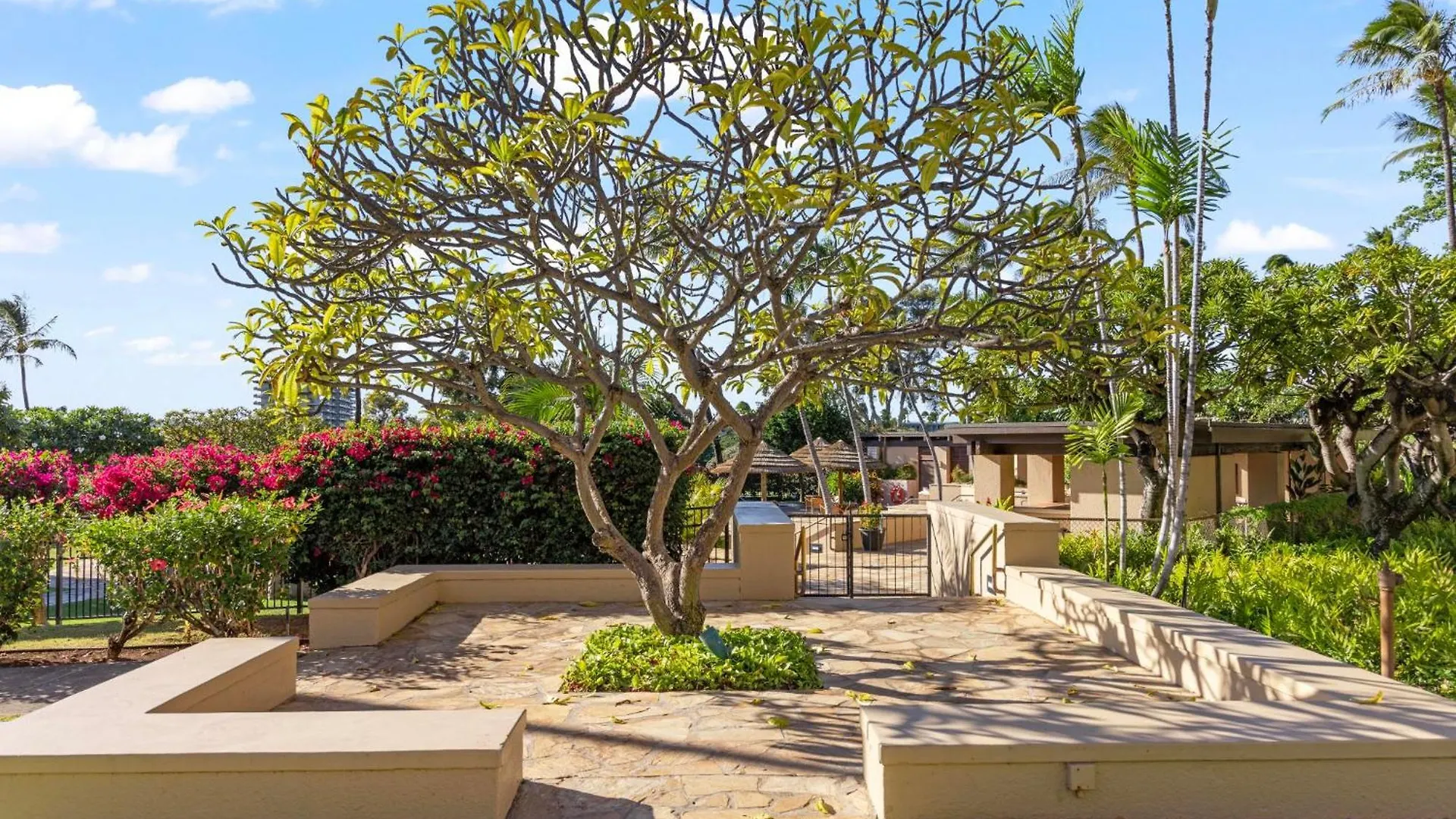 Ocean Bliss Awaits - Spacious Lanai - Outdoor Grill - Golf Course Views Holiday home