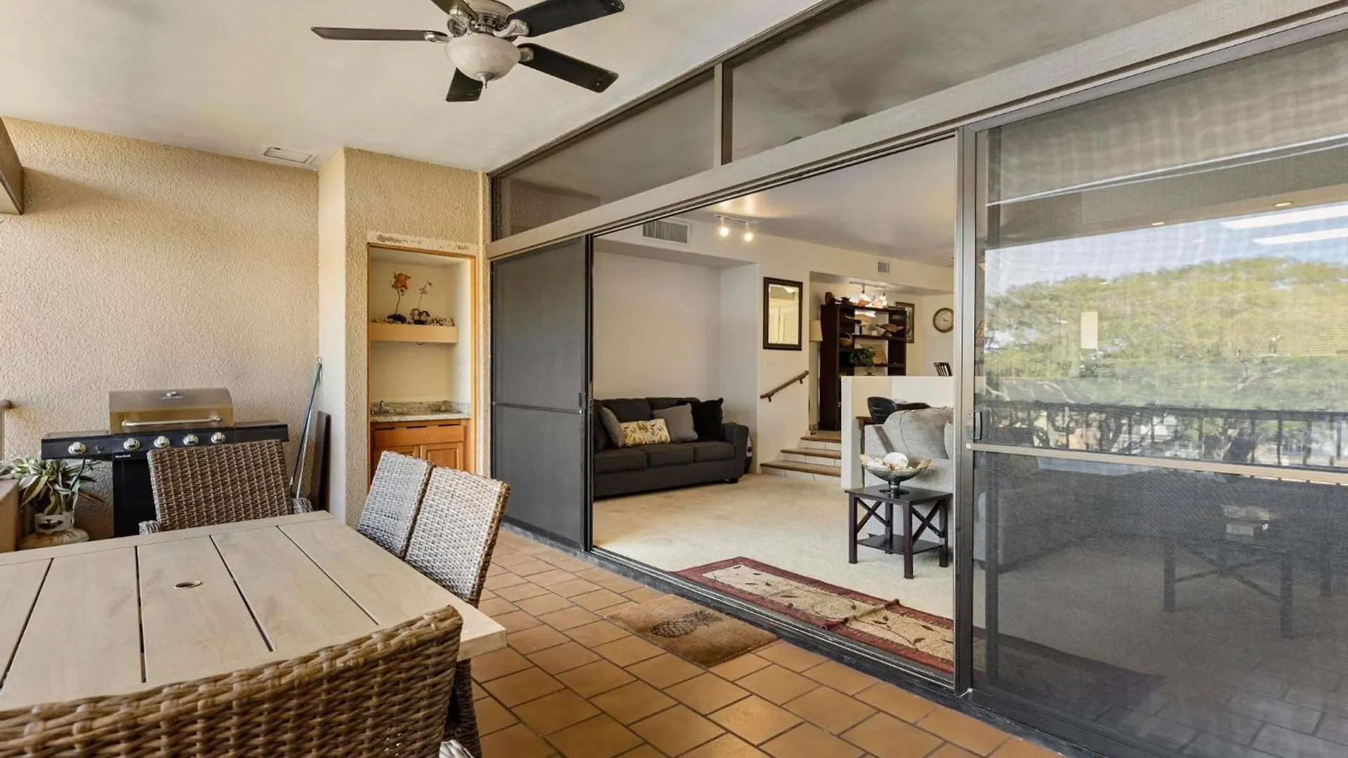 Ocean Bliss Awaits - Spacious Lanai - Outdoor Grill - Golf Course Views *