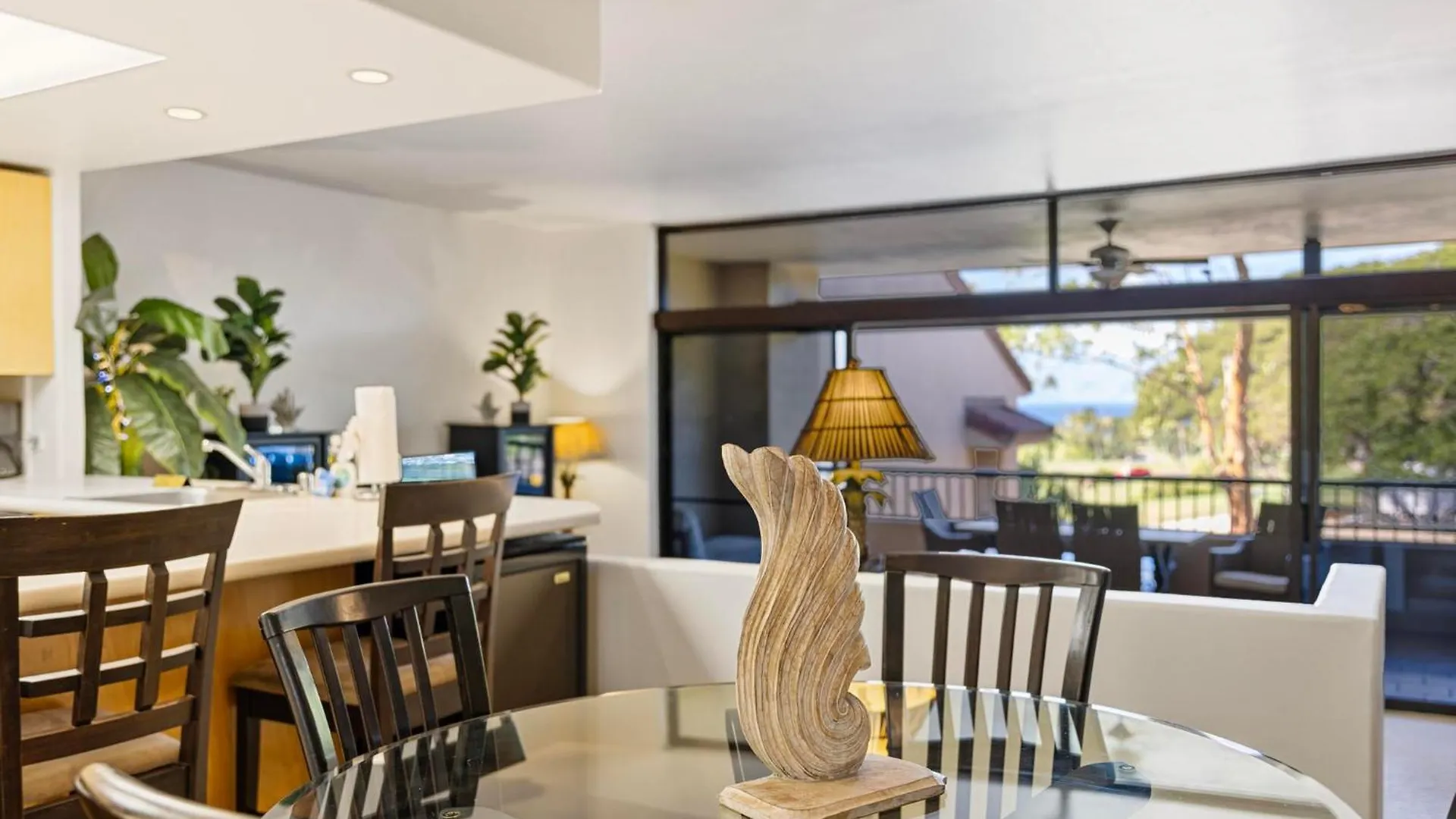 Ocean Bliss Awaits - Spacious Lanai - Outdoor Grill - Golf Course Views *