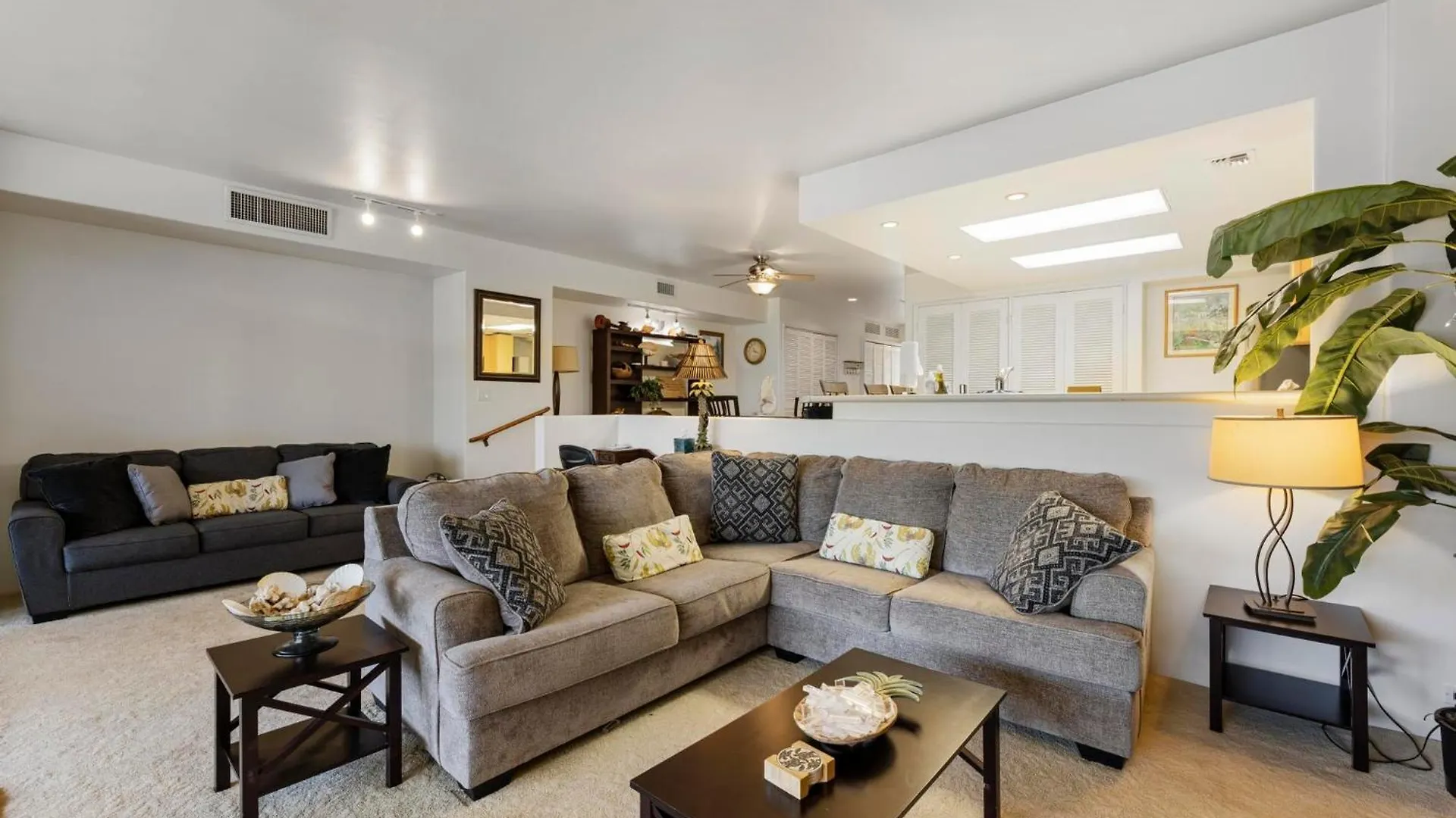 Ocean Bliss Awaits - Spacious Lanai - Outdoor Grill - Golf Course Views Holiday home Lahaina
