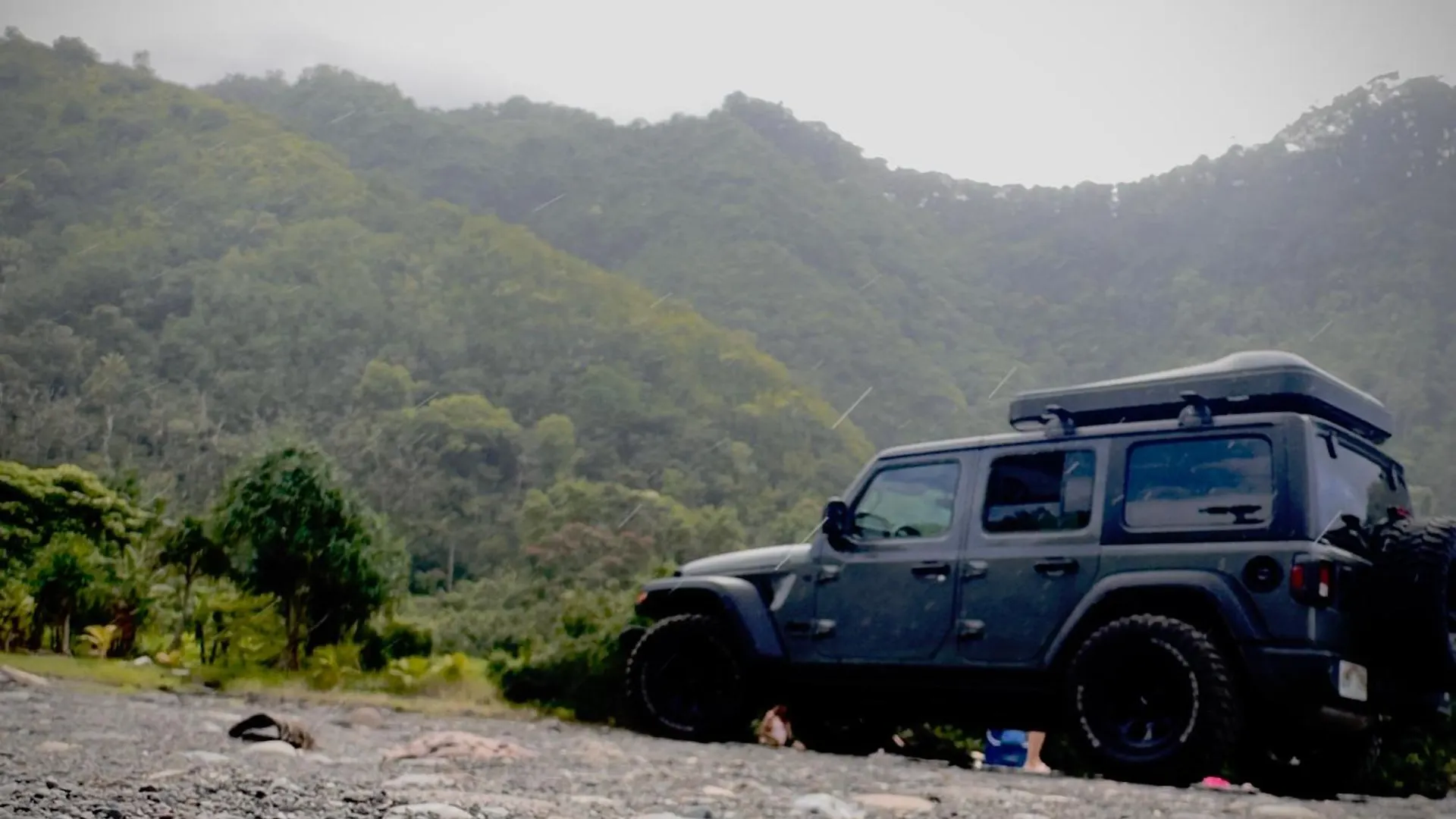 Aloha Glamp's Maui Adventure: Jeep & Rooftop Tent Island Exploration Luxury tent *