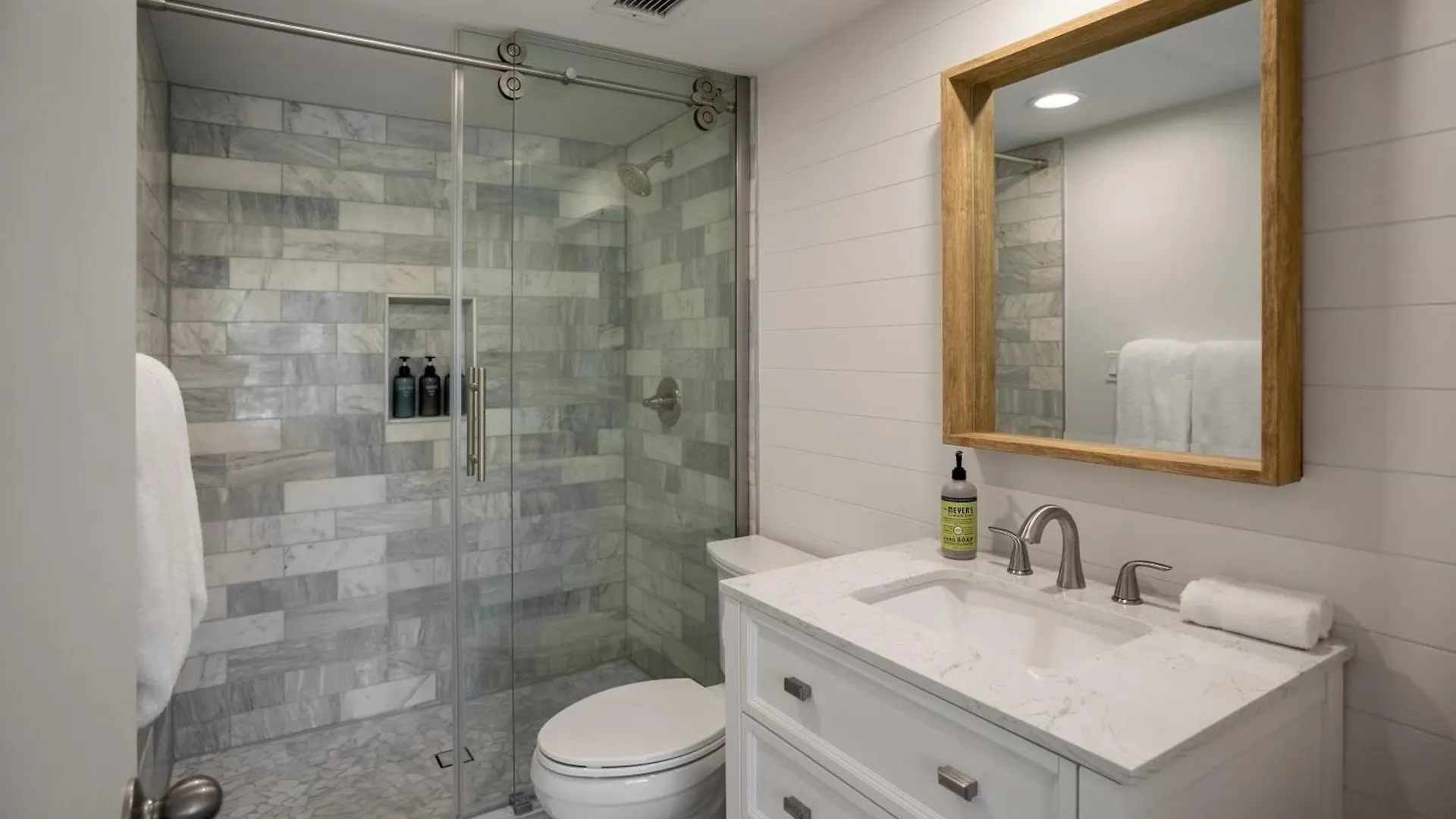 Walk To Beach From This Renovated Studio With King Bed And Resort-Level Amenities Lejlighedshotel *