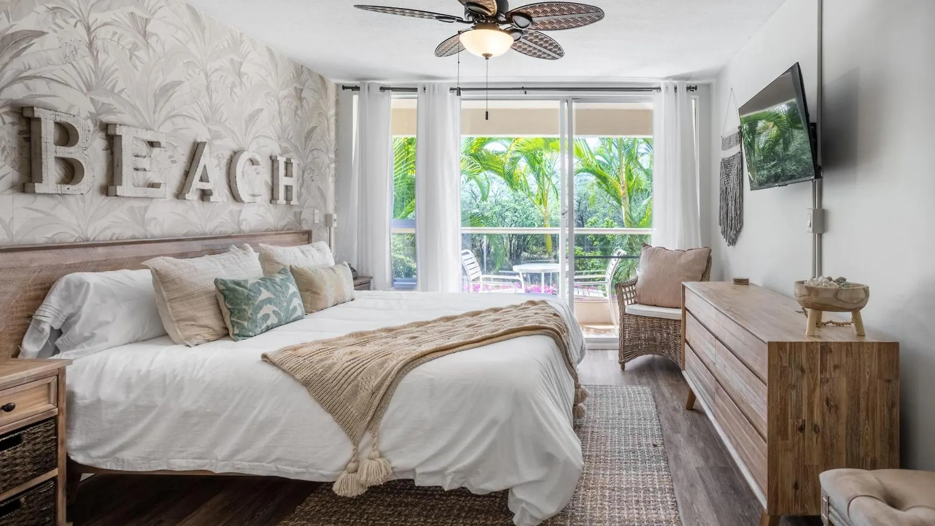 Walk To Beach From This Renovated Studio With King Bed And Resort-Level Amenities Lejlighedshotel *