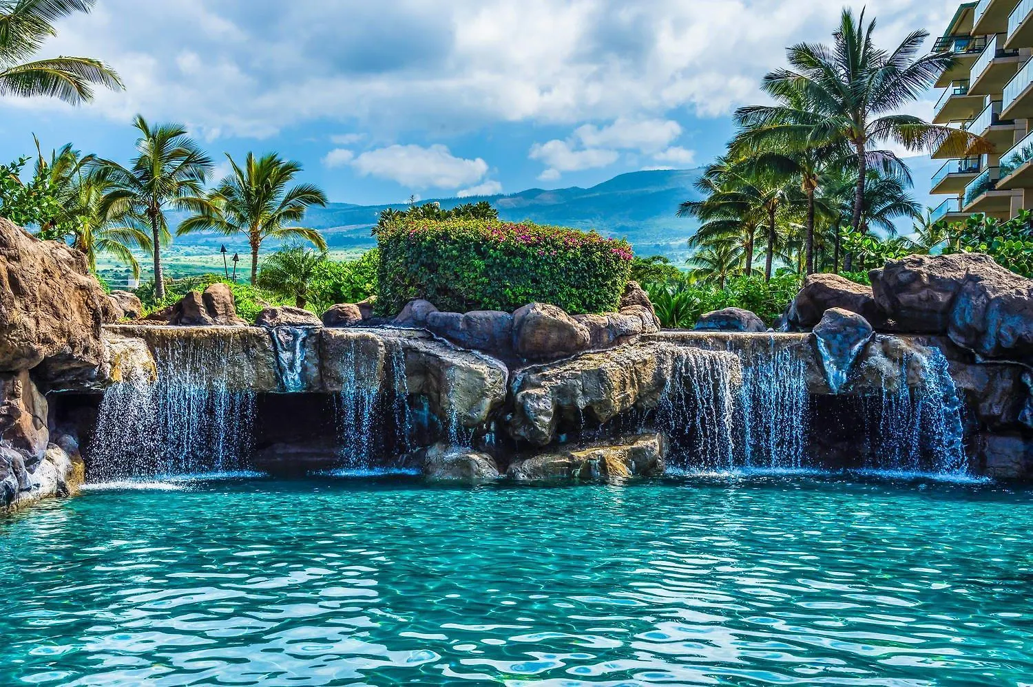 Ninth-floor Mountain View And Expansive Lanai At Honua Kai *