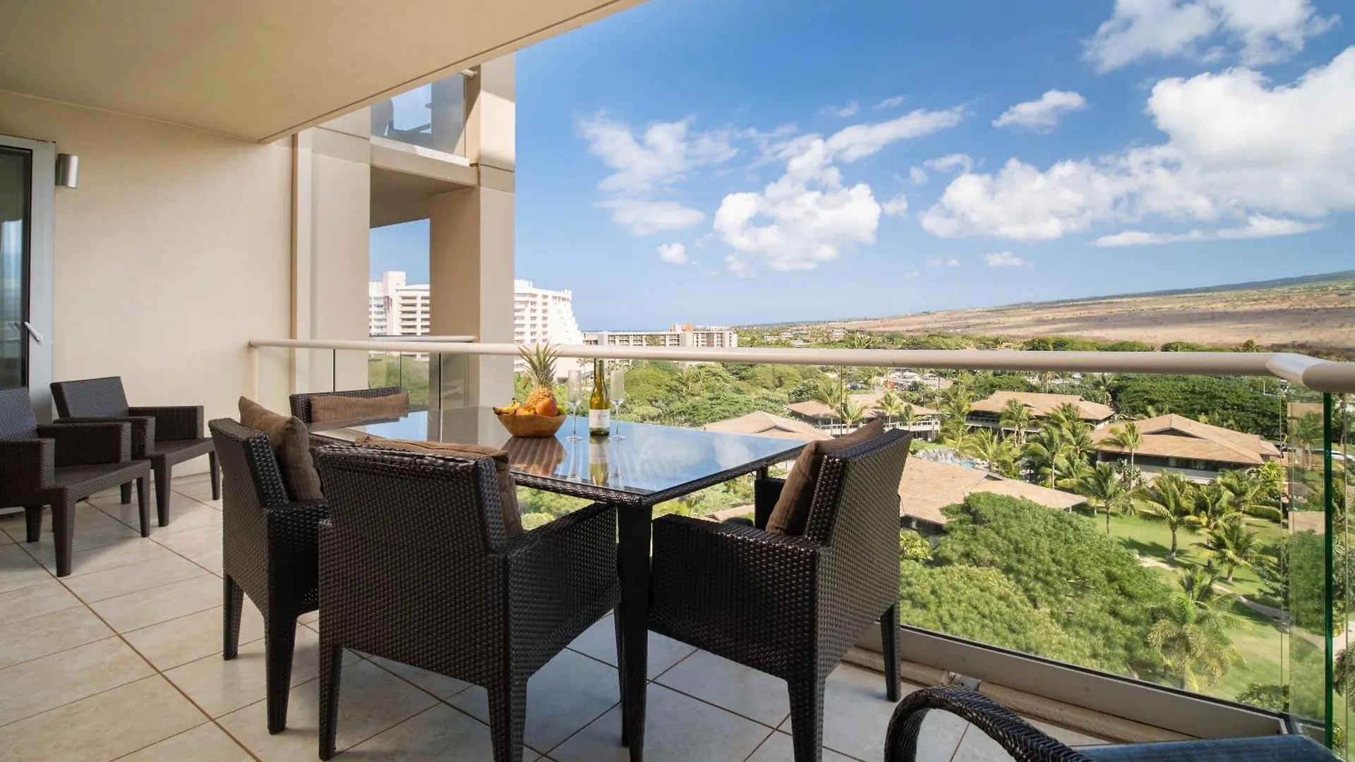 Ninth-floor Mountain View And Expansive Lanai At Honua Kai 別荘