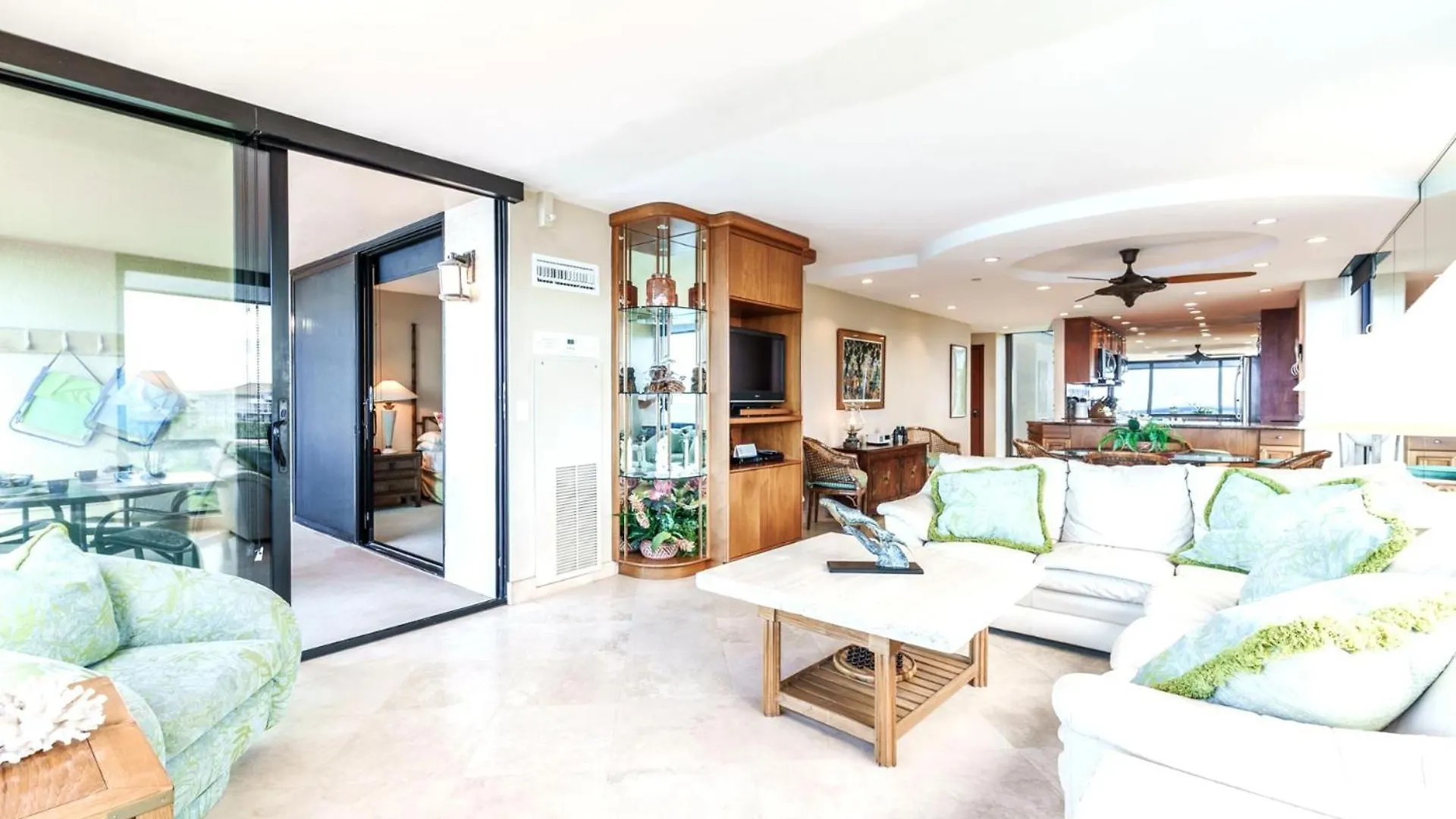 Kbm Free Car Mahana Mah-719 Stunning Ocean Front Apartment Kaanapali
